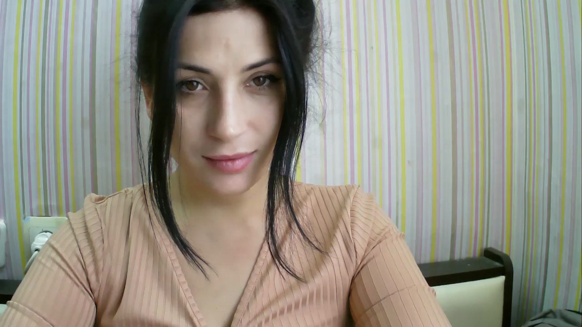 Gallery image thumbnail from SunShine90's myfreecams stream on, 11/19/2025, 10:21 image 14 of 20