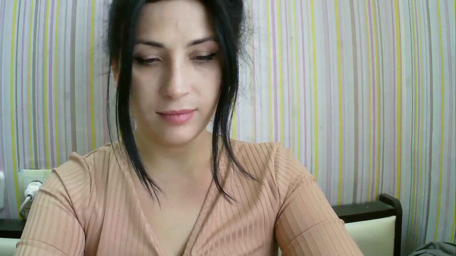 Gallery image thumbnail from SunShine90's myfreecams stream on, 11/19/2025, 10:21 image 17 of 20