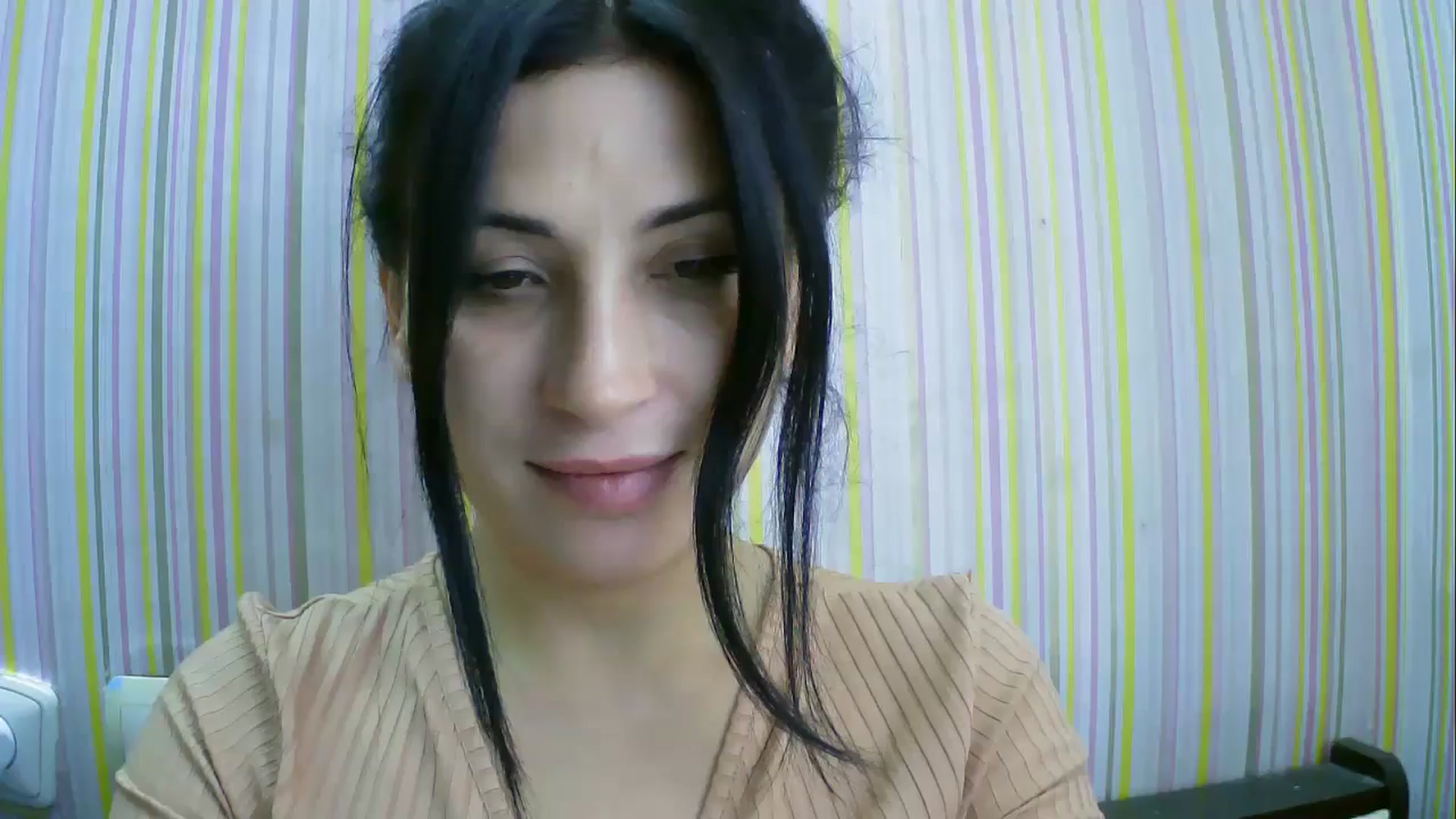 Gallery image thumbnail from SunShine90's myfreecams stream on, 11/19/2025, 12:45 image 14 of 20