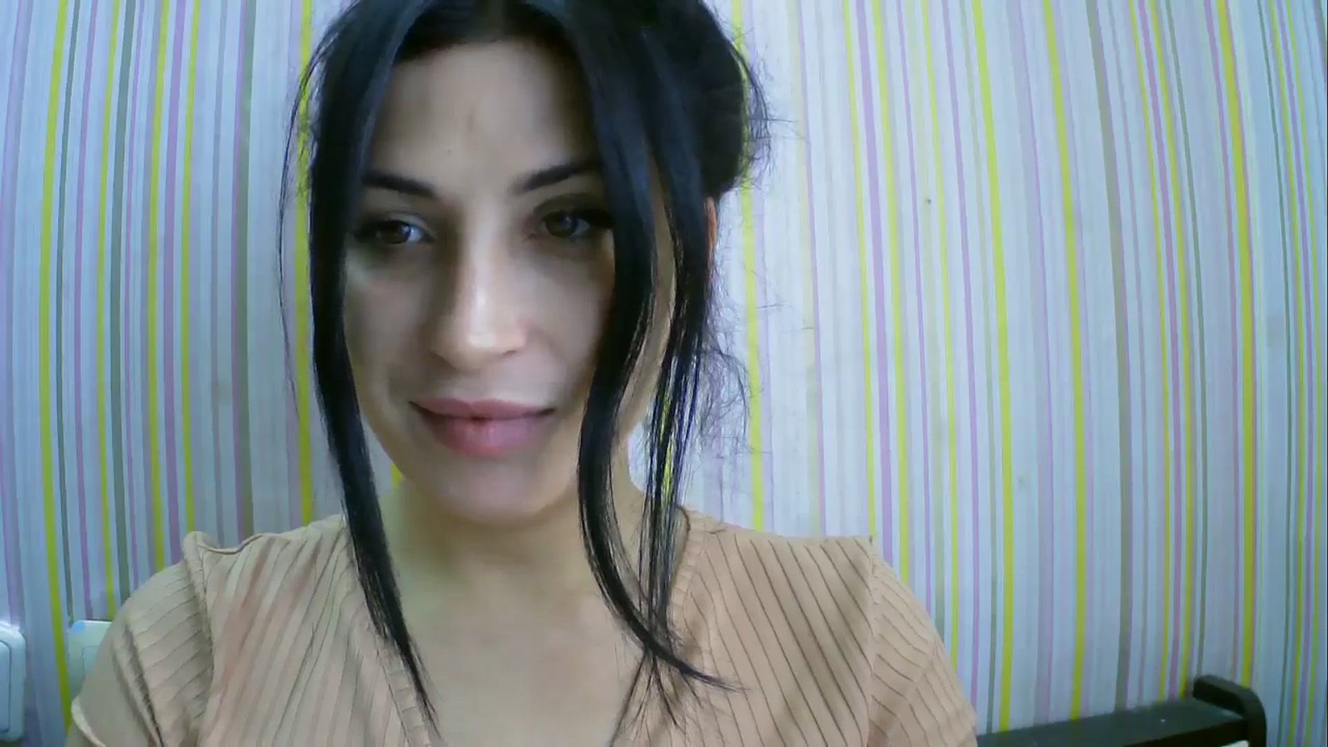 Gallery image thumbnail from SunShine90's myfreecams stream on, 11/19/2025, 12:45 image 12 of 20