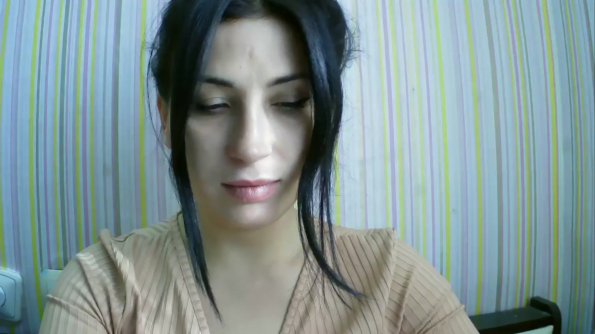 Gallery image thumbnail from SunShine90's myfreecams stream on, 11/19/2025, 12:45 image 1 of 20