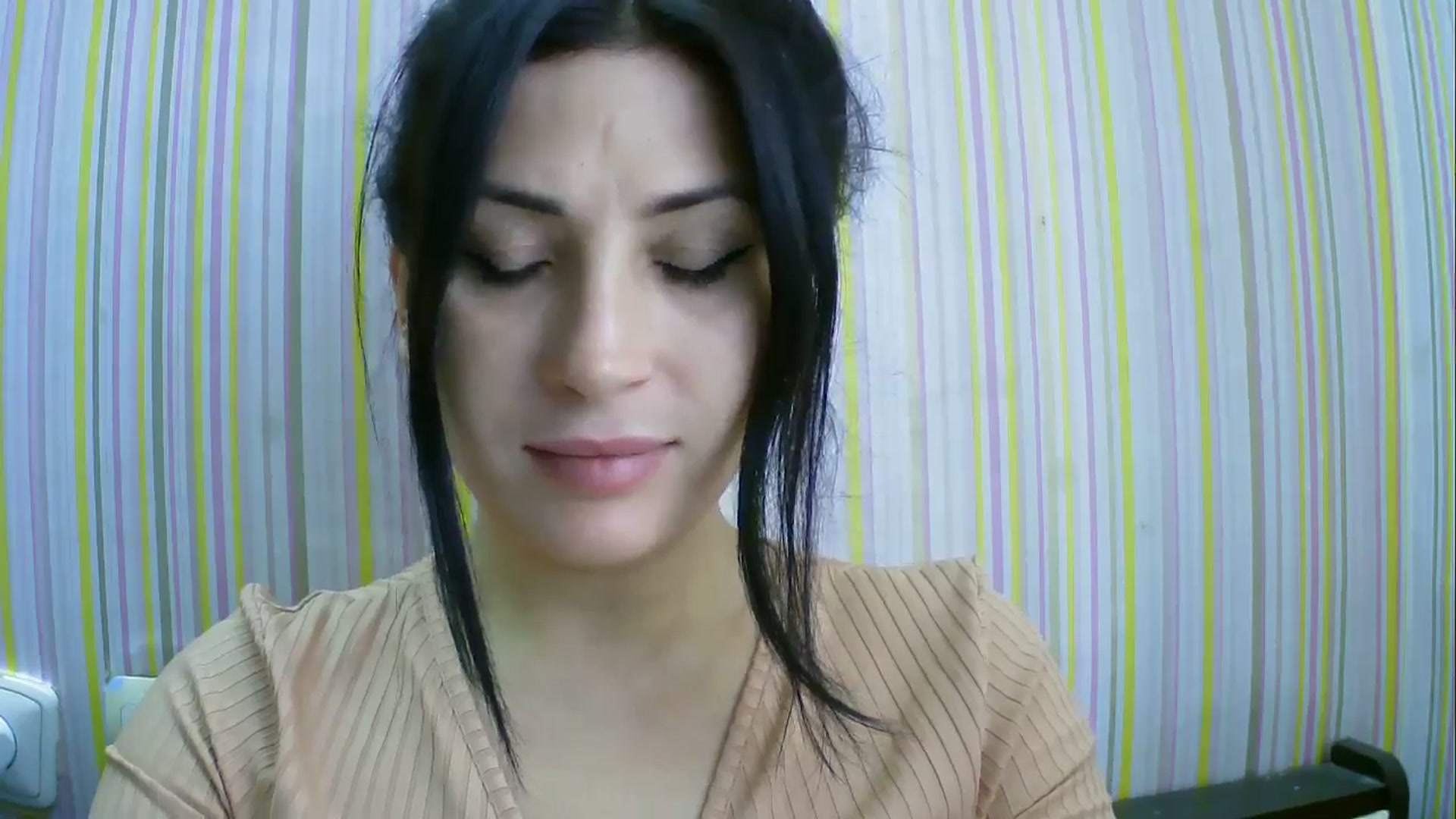 Gallery image thumbnail from SunShine90's myfreecams stream on, 11/19/2025, 12:45 image 13 of 20