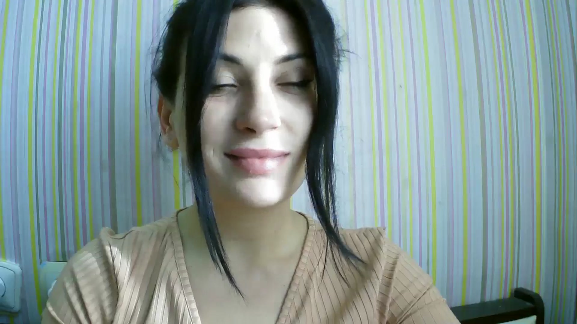 Gallery image thumbnail from SunShine90's myfreecams stream on, 11/19/2025, 12:45 image 4 of 20