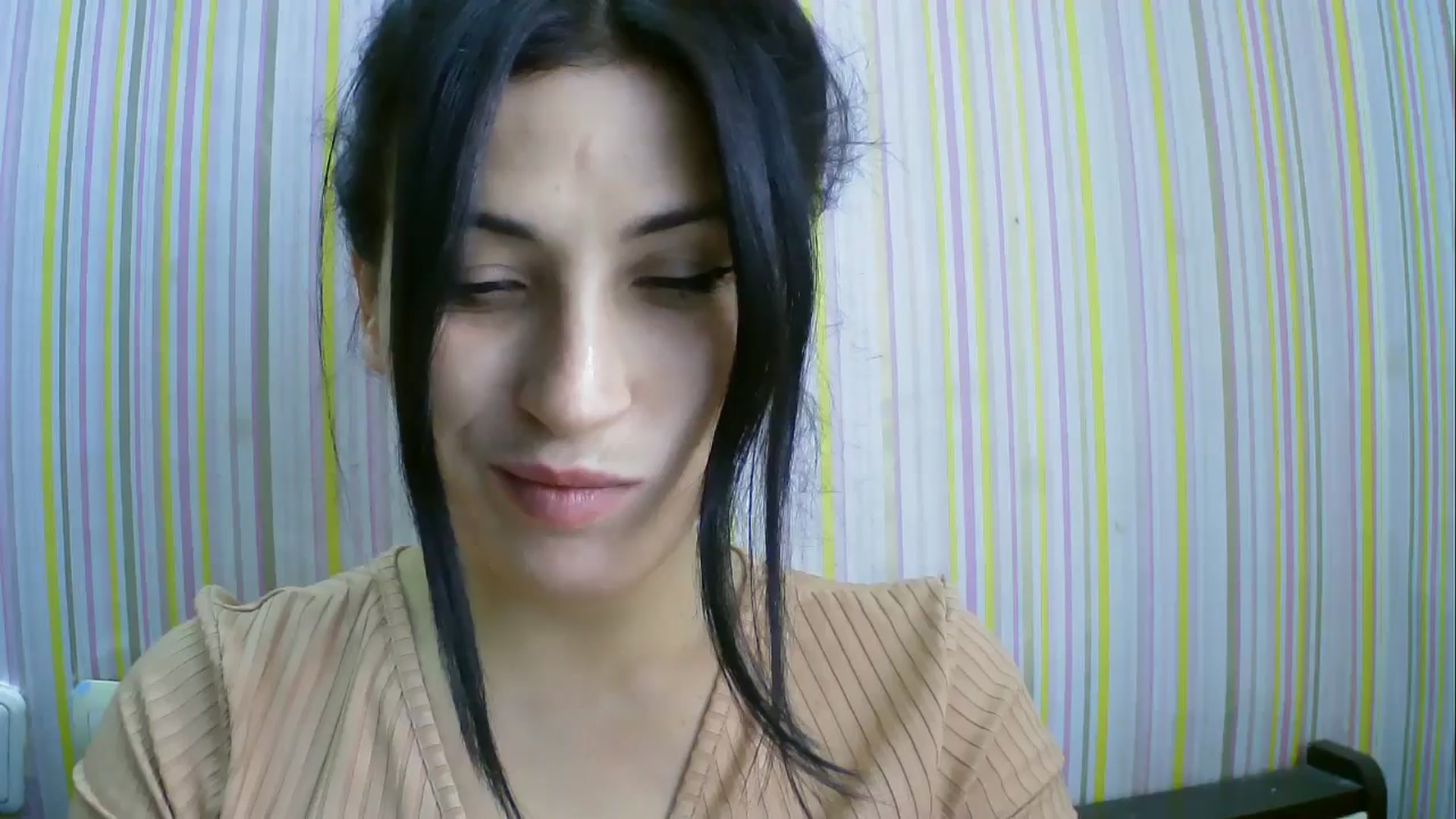 Gallery image thumbnail from SunShine90's myfreecams stream on, 11/19/2025, 12:45 image 11 of 20