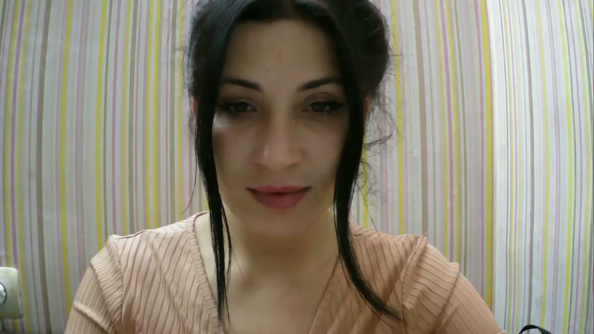 Gallery image thumbnail from SunShine90's myfreecams stream on, 11/19/2025, 15:09 image 19 of 20