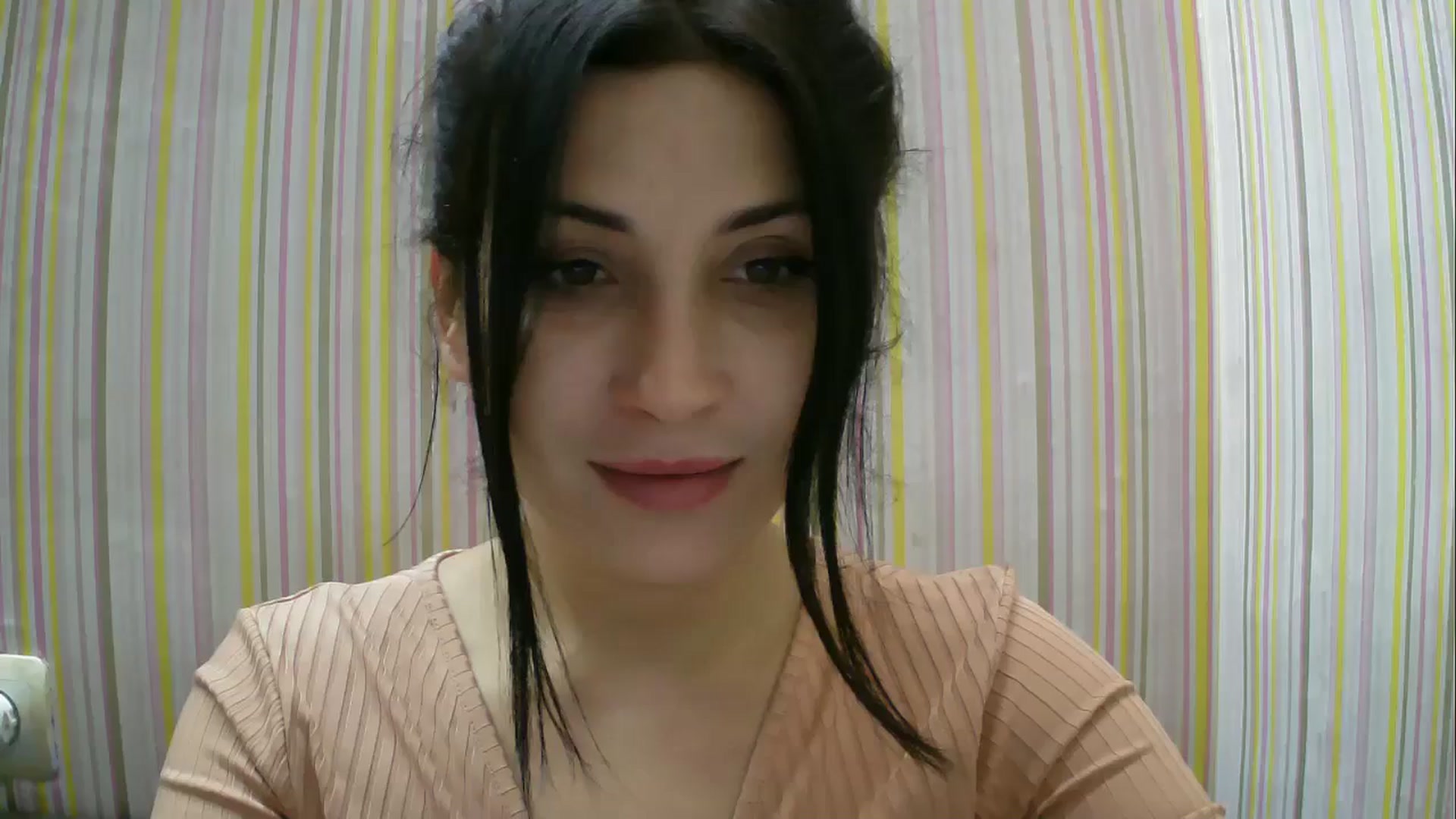 Gallery image thumbnail from SunShine90's myfreecams stream on, 11/19/2025, 15:09 image 15 of 20