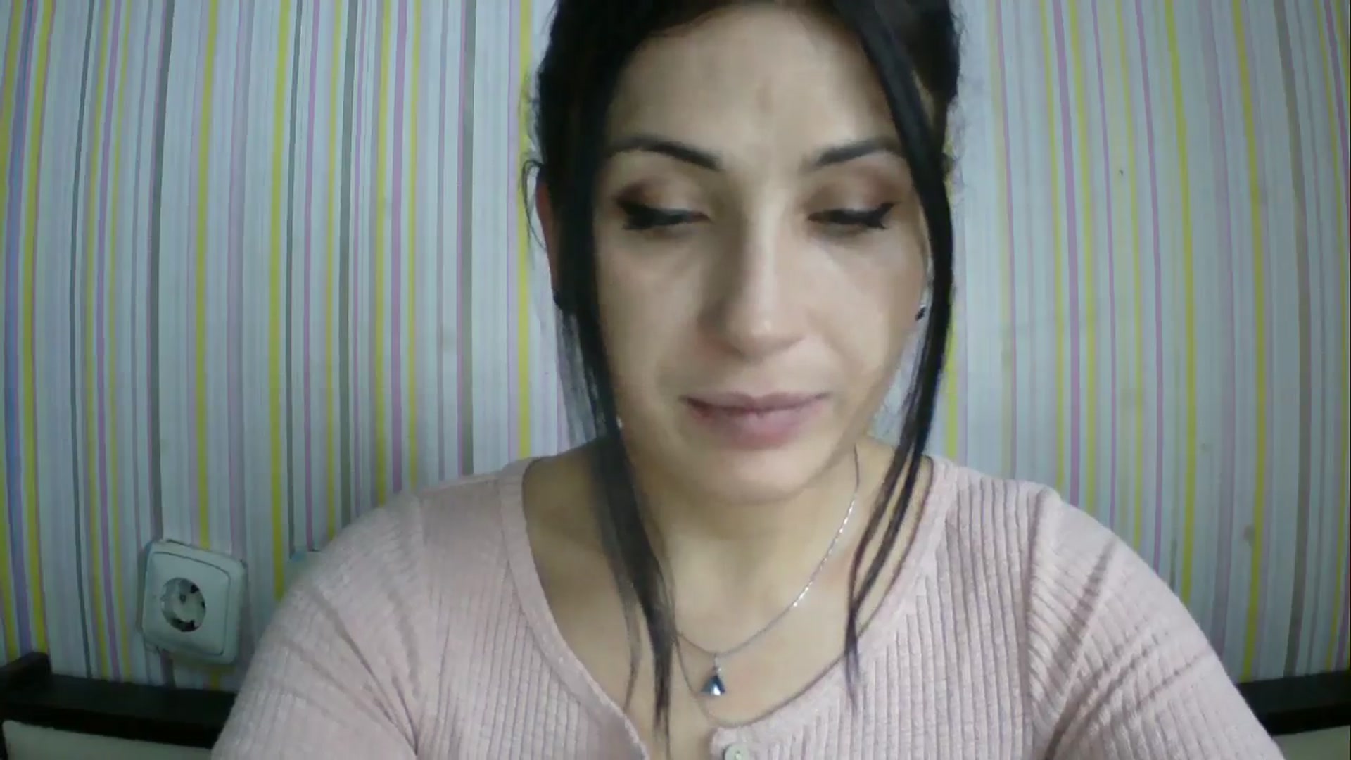 Gallery image thumbnail from SunShine90's myfreecams stream on, 12/23/2025, 13:26 image 18 of 20