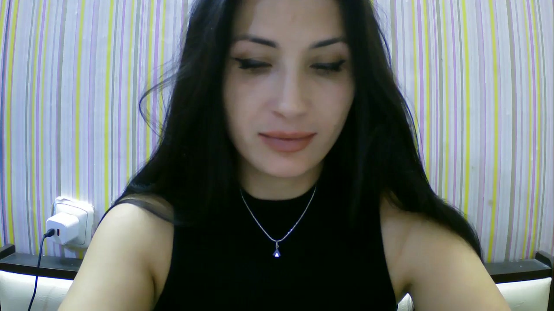 Gallery image thumbnail from SunShine90's myfreecams stream on, 12/28/2025, 18:11 image 13 of 20