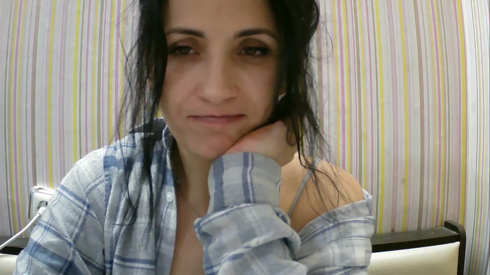 Gallery image thumbnail from SunShine90's myfreecams stream on, 01/03/2026, 20:13 image 14 of 20