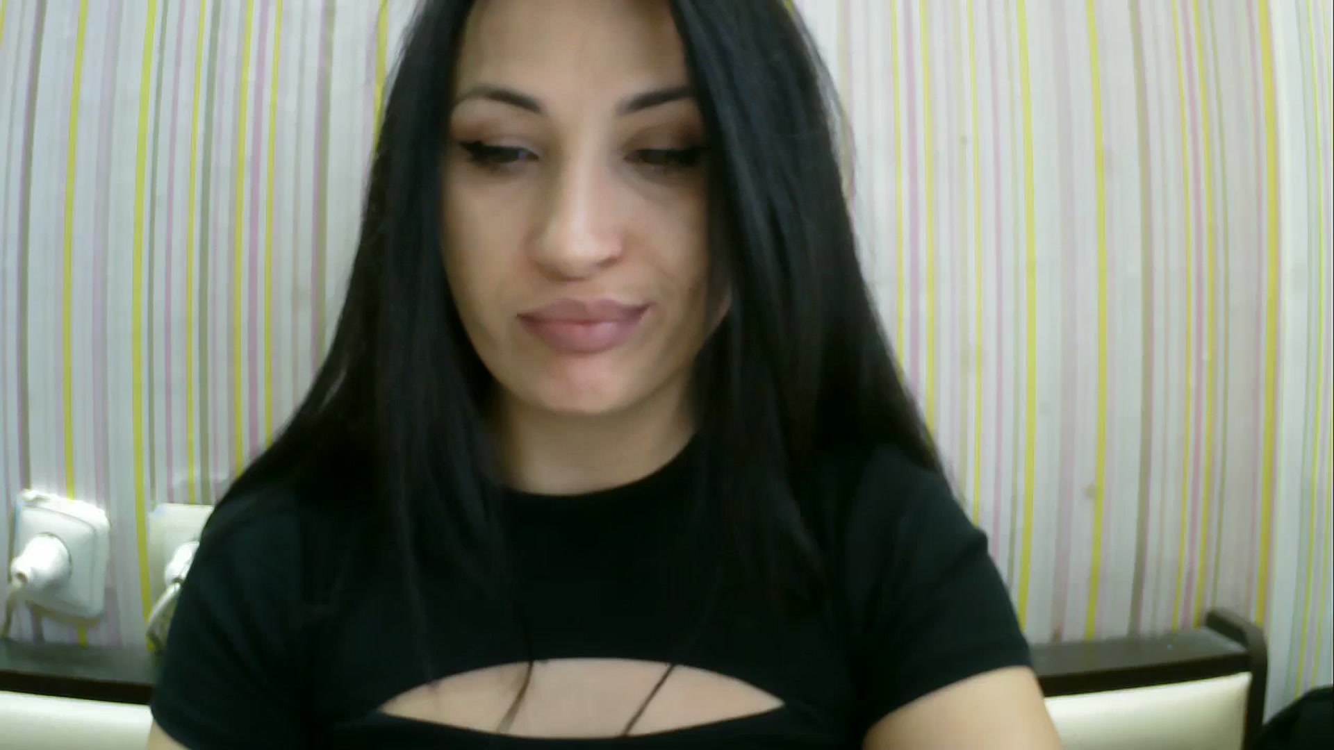 Gallery image thumbnail from SunShine90's myfreecams stream on, 02/08/2026, 12:00 image 19 of 20
