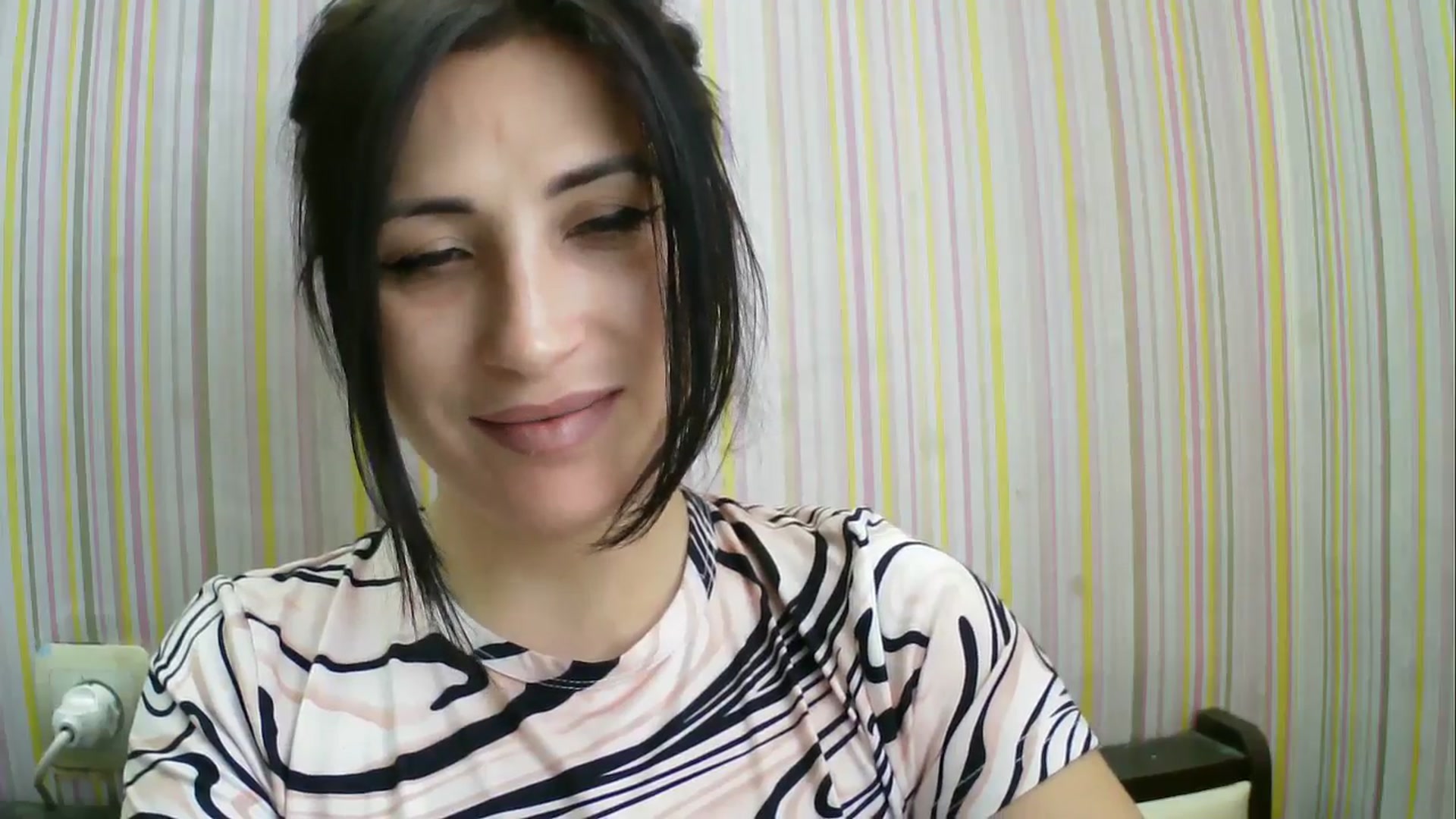 Gallery image thumbnail from SunShine90's myfreecams stream on, 04/03/2026, 10:26 image 11 of 20