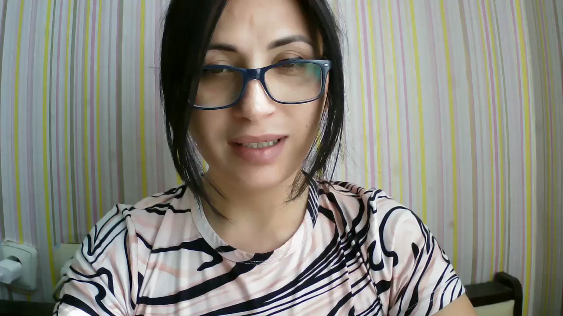 Gallery image thumbnail from SunShine90's myfreecams stream on, 04/03/2026, 11:44 image 10 of 20
