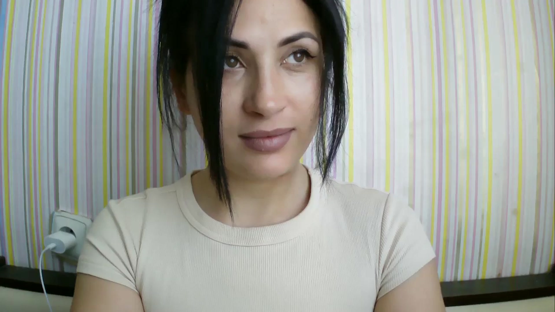 Gallery image thumbnail from SunShine90's myfreecams stream on, 04/06/2026, 07:38 image 17 of 20