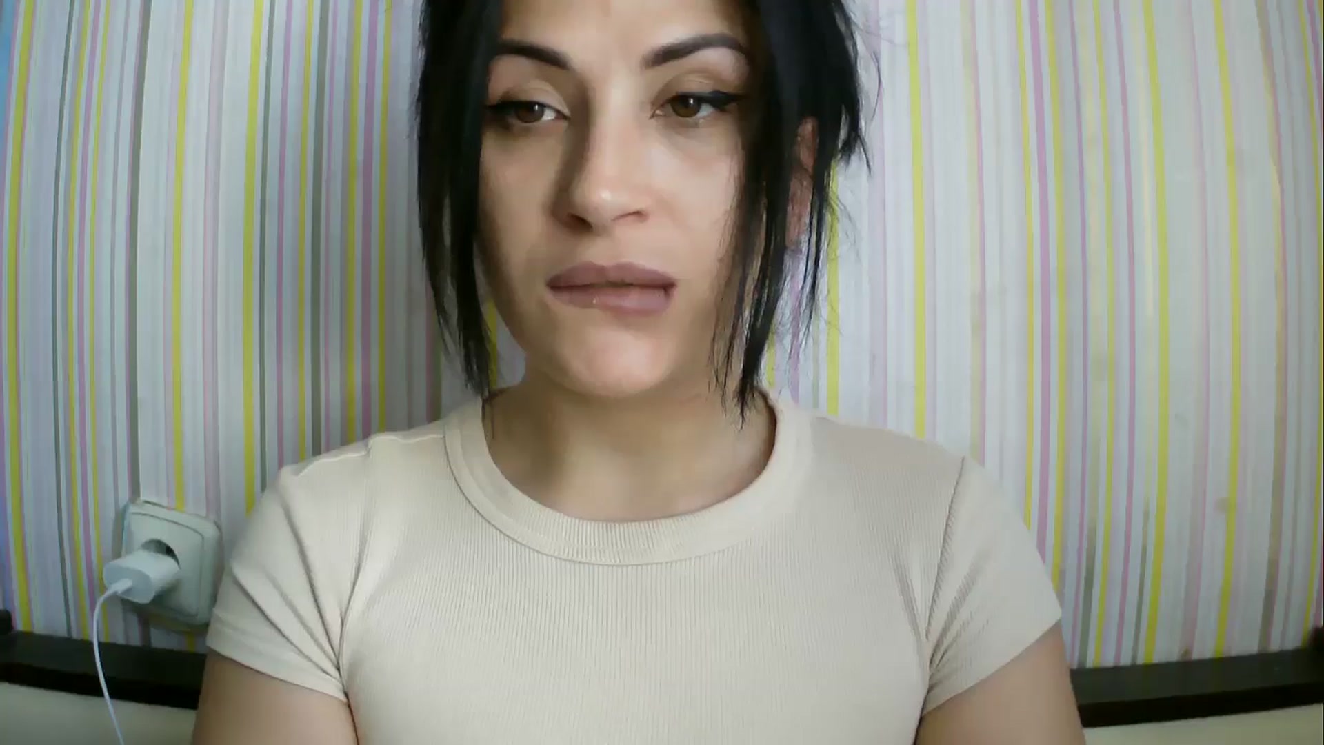 Gallery image thumbnail from SunShine90's myfreecams stream on, 04/06/2026, 07:38 image 18 of 20