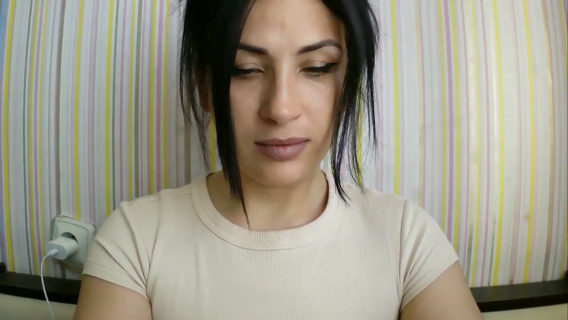 Gallery image thumbnail from SunShine90's myfreecams stream on, 04/06/2026, 07:38 image 2 of 20