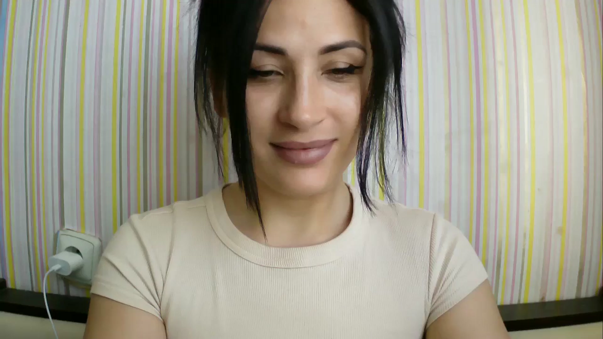 Gallery image thumbnail from SunShine90's myfreecams stream on, 04/06/2026, 07:38 image 1 of 20