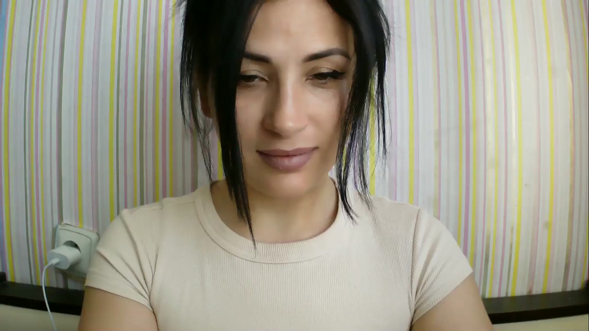 Gallery image thumbnail from SunShine90's myfreecams stream on, 04/06/2026, 07:38 image 3 of 20