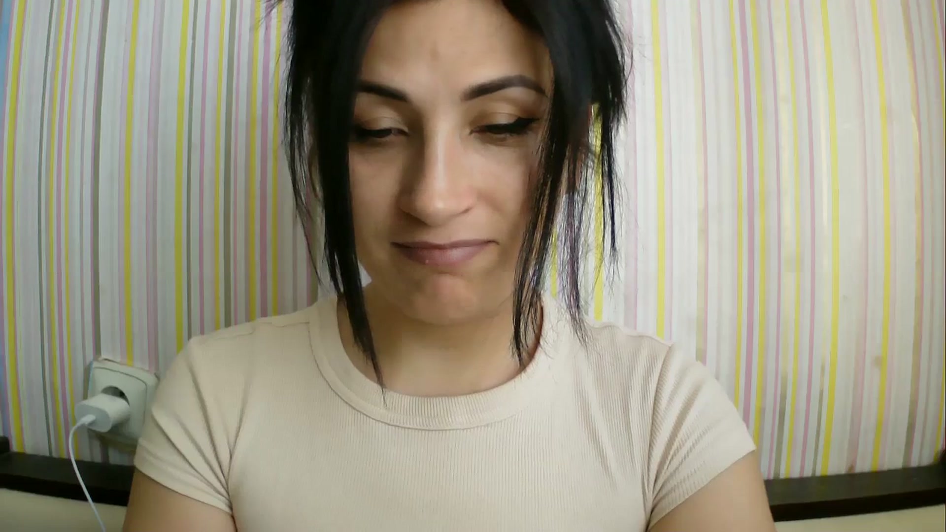 Gallery image thumbnail from SunShine90's myfreecams stream on, 04/06/2026, 07:38 image 14 of 20