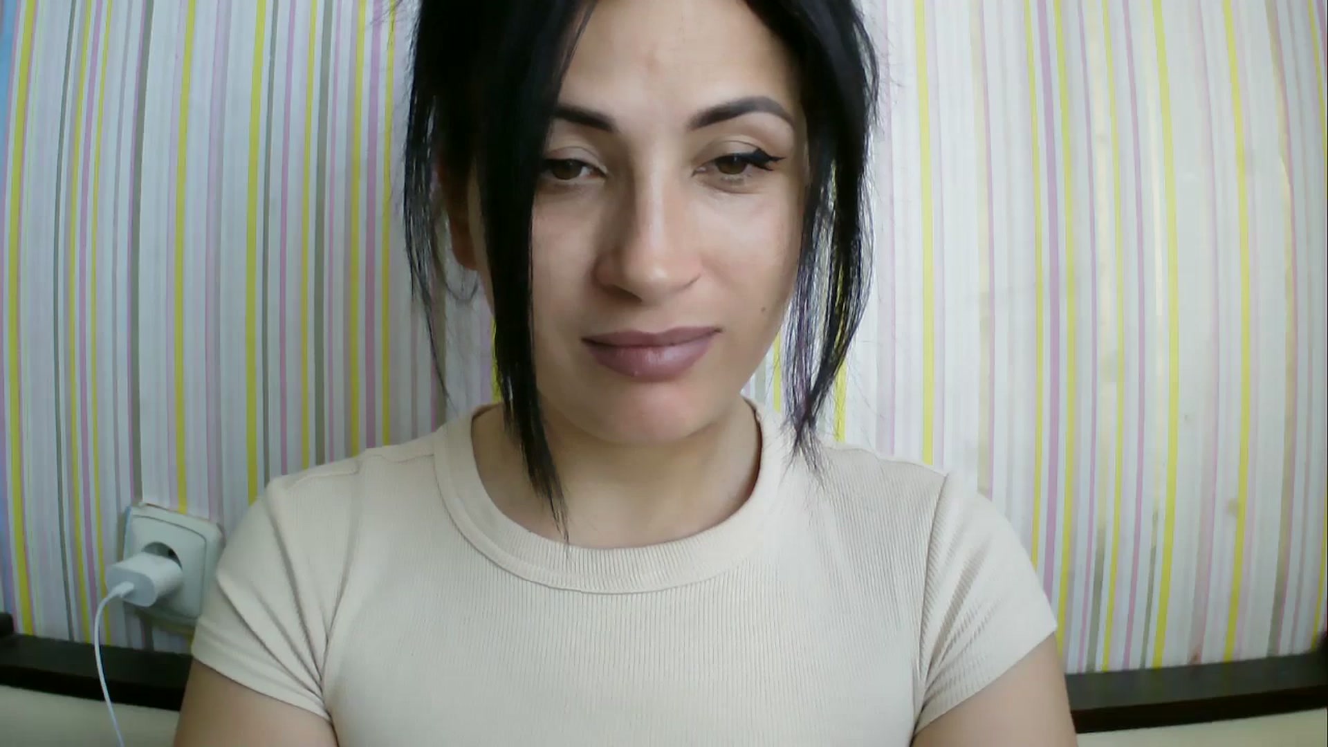 Gallery image thumbnail from SunShine90's myfreecams stream on, 04/06/2026, 07:38 image 15 of 20