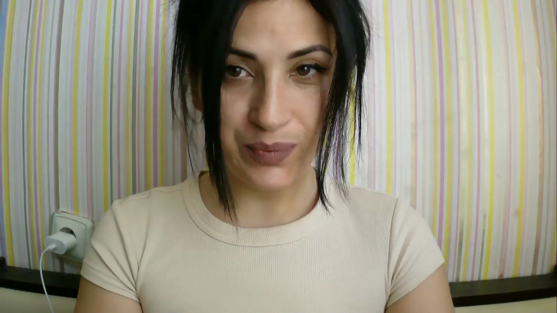 Gallery image thumbnail from SunShine90's myfreecams stream on, 04/06/2026, 07:38 image 9 of 20