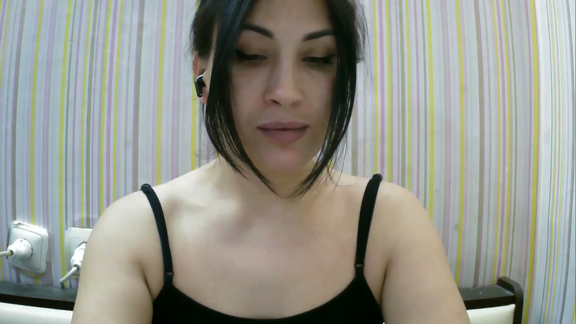 Gallery image thumbnail from SunShine90's myfreecams stream on, 04/08/2026, 17:51 image 12 of 20