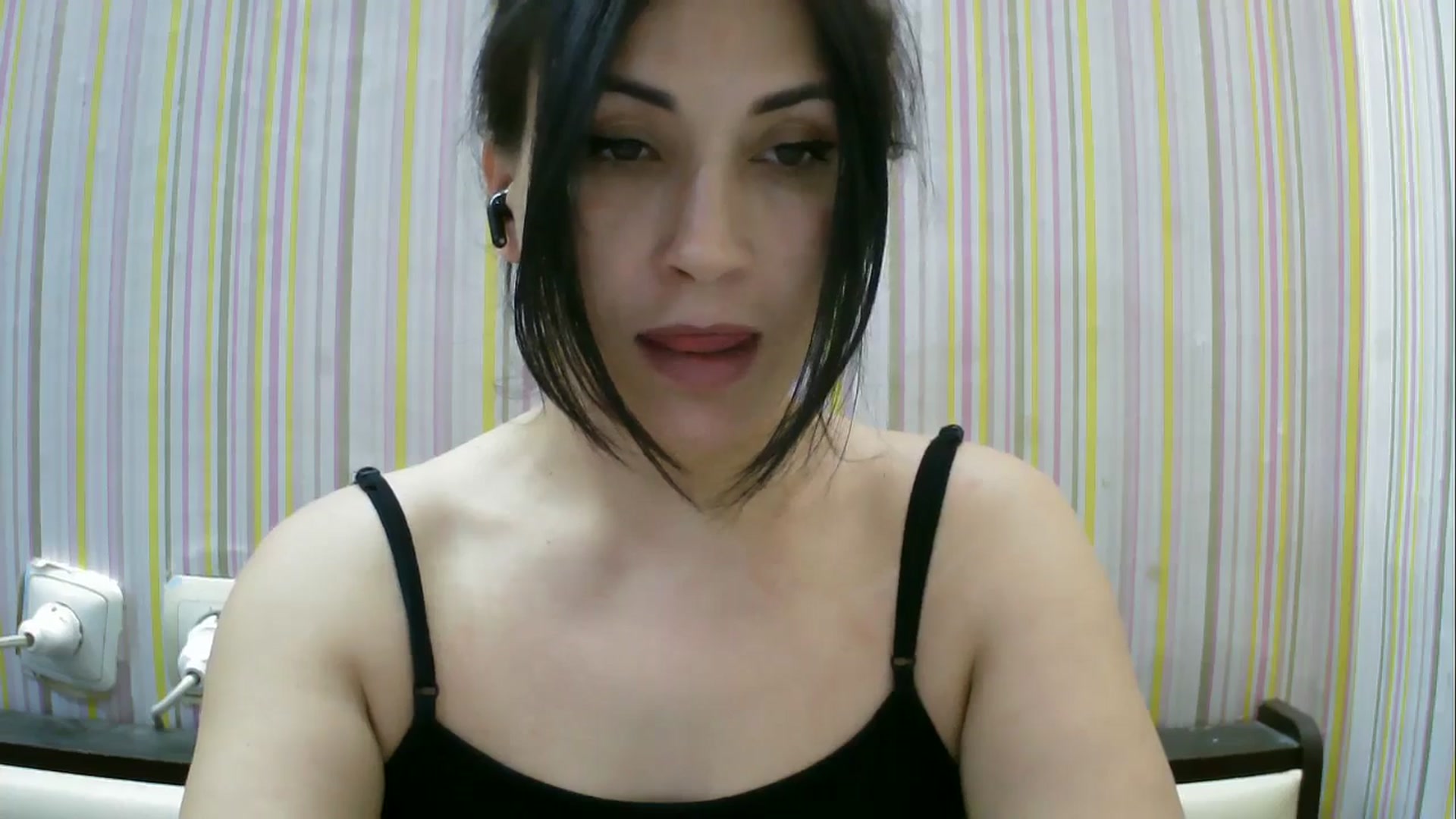 Gallery image thumbnail from SunShine90's myfreecams stream on, 04/08/2026, 17:51 image 13 of 20
