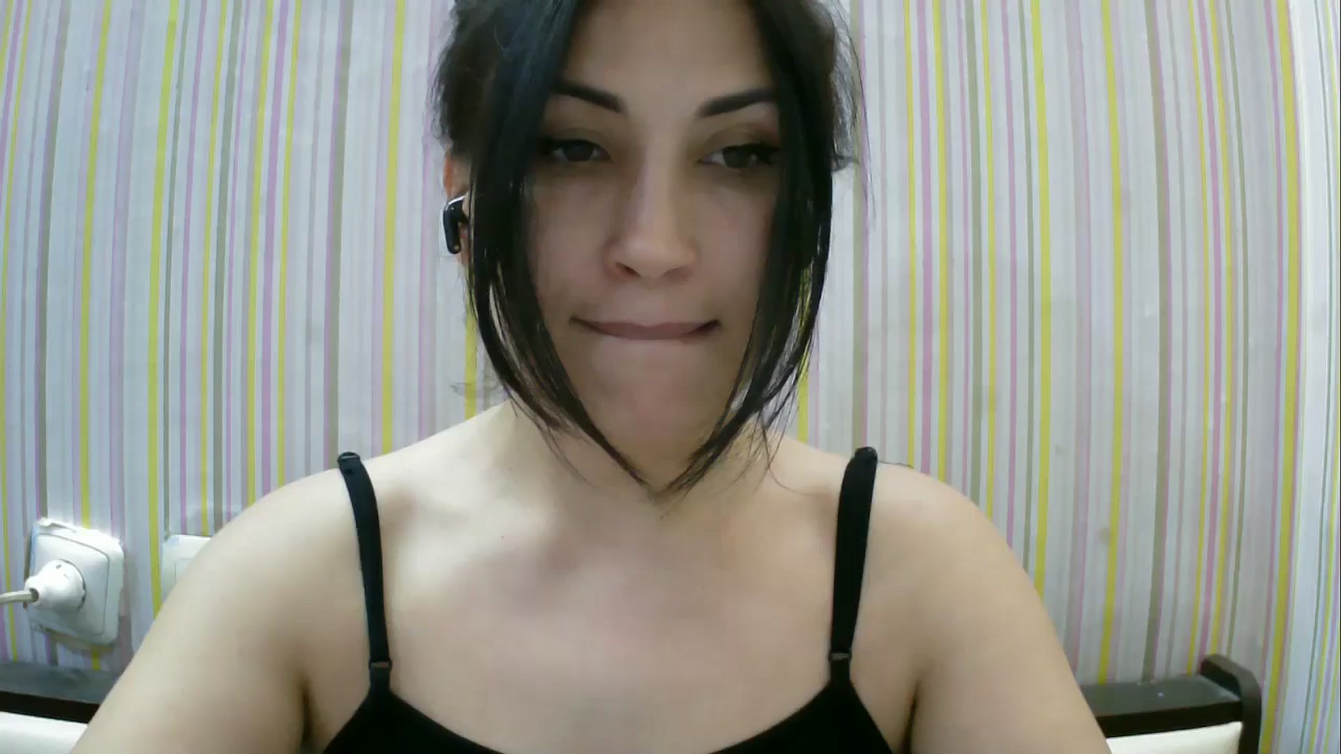 Gallery image thumbnail from SunShine90's myfreecams stream on, 04/08/2026, 17:51 image 9 of 20