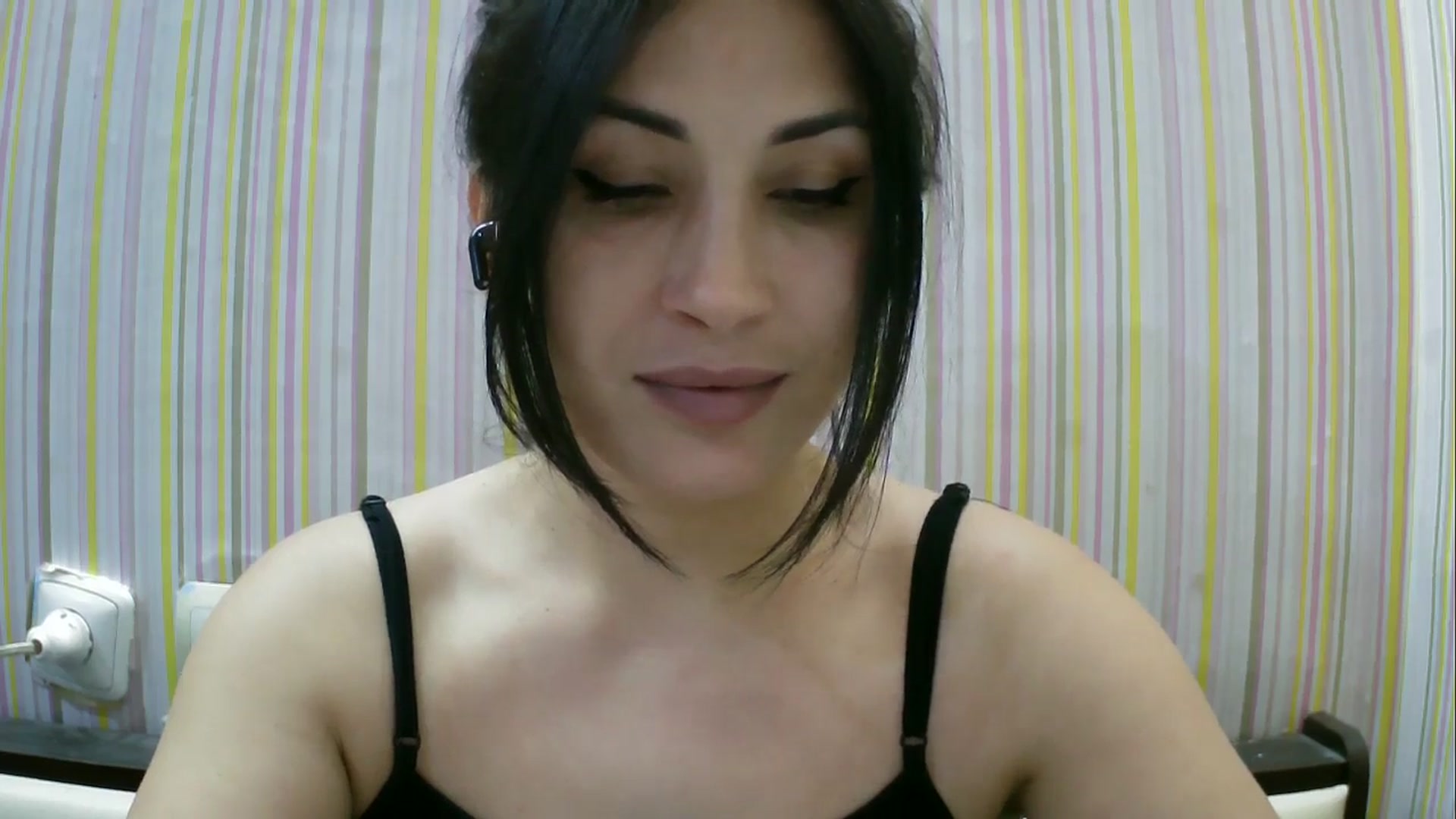 Gallery image thumbnail from SunShine90's myfreecams stream on, 04/08/2026, 17:51 image 5 of 20