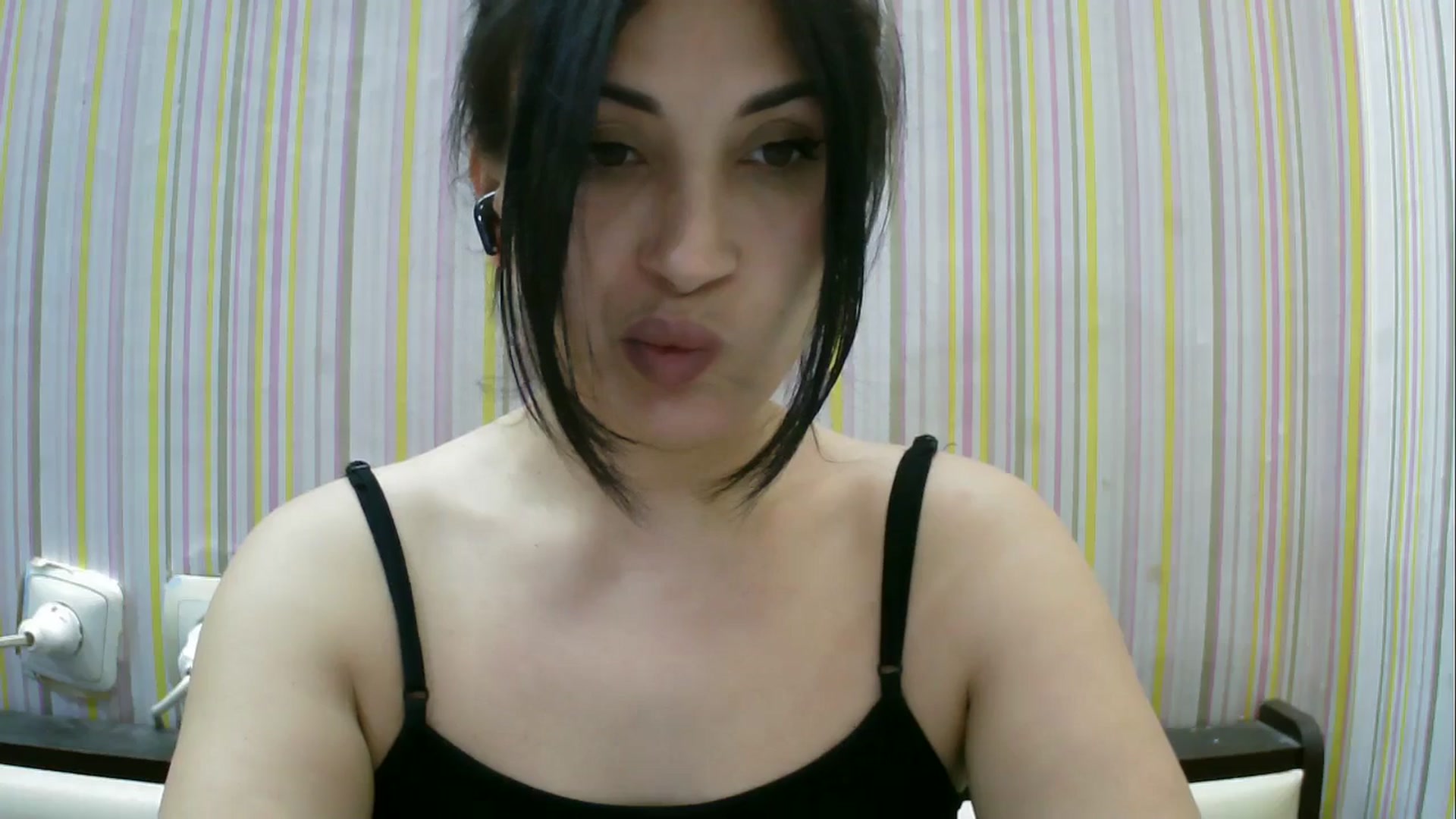 Gallery image thumbnail from SunShine90's myfreecams stream on, 04/08/2026, 17:51 image 18 of 20