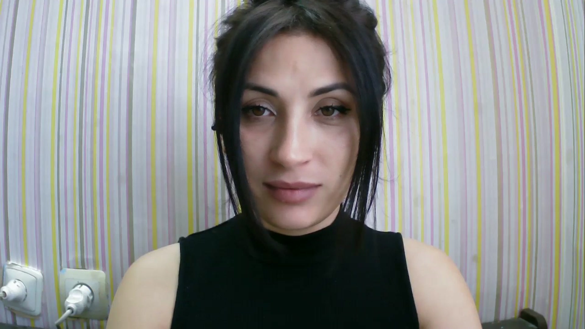 Gallery image thumbnail from SunShine90's myfreecams stream on, 04/10/2026, 11:32 image 12 of 20