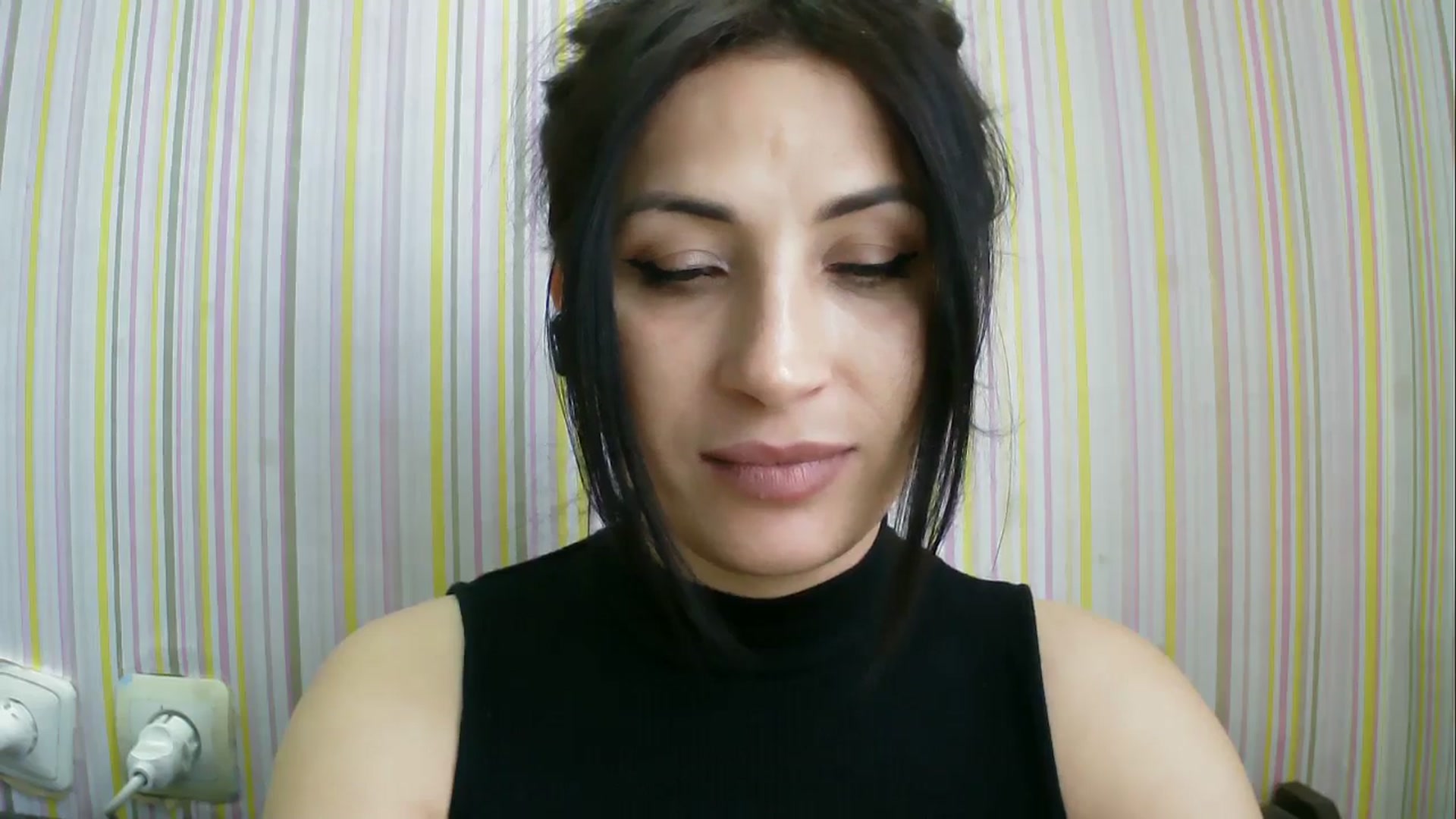Gallery image thumbnail from SunShine90's myfreecams stream on, 04/10/2026, 11:32 image 19 of 20
