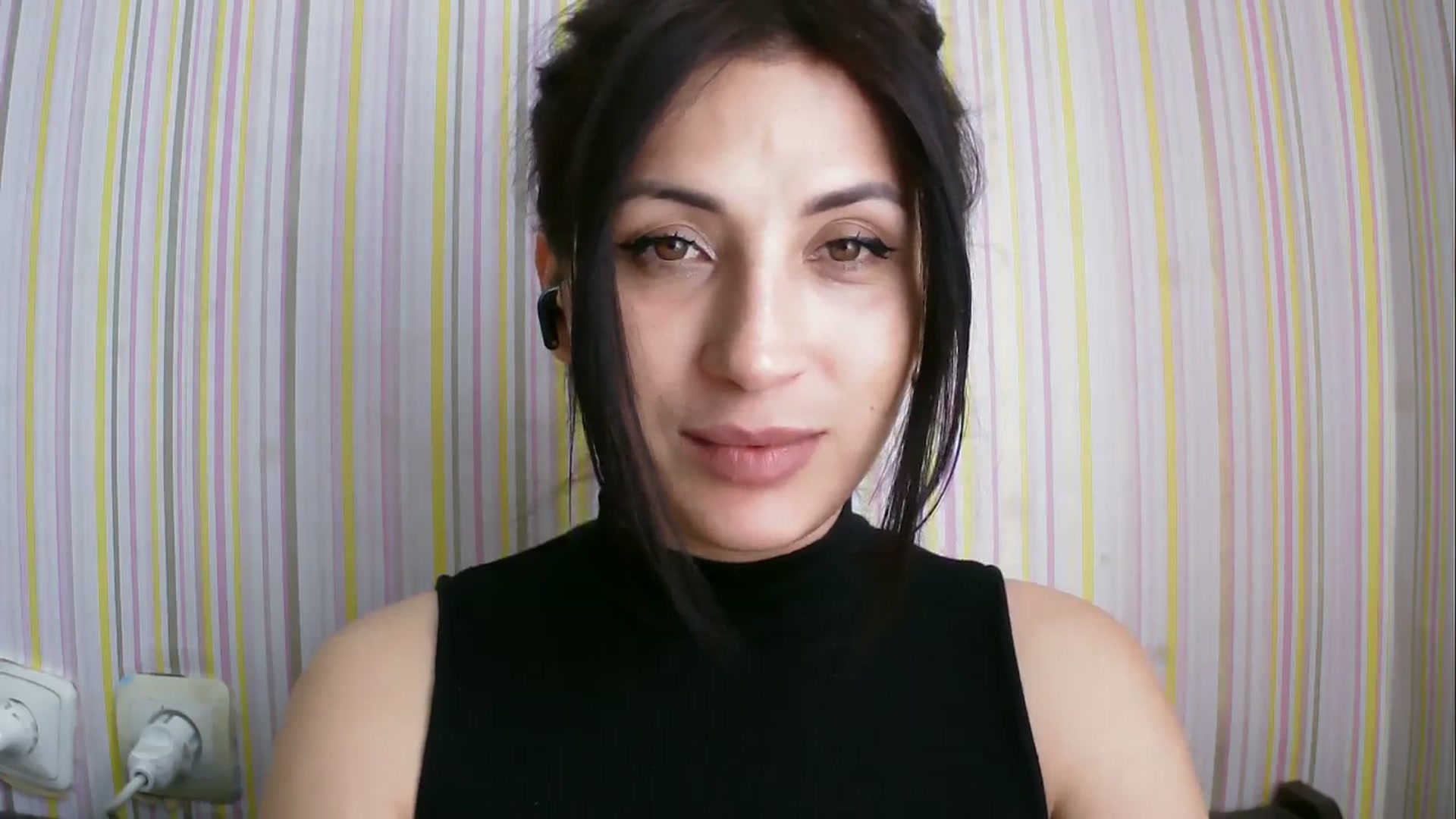 Gallery image thumbnail from SunShine90's myfreecams stream on, 04/10/2026, 11:32 image 15 of 20