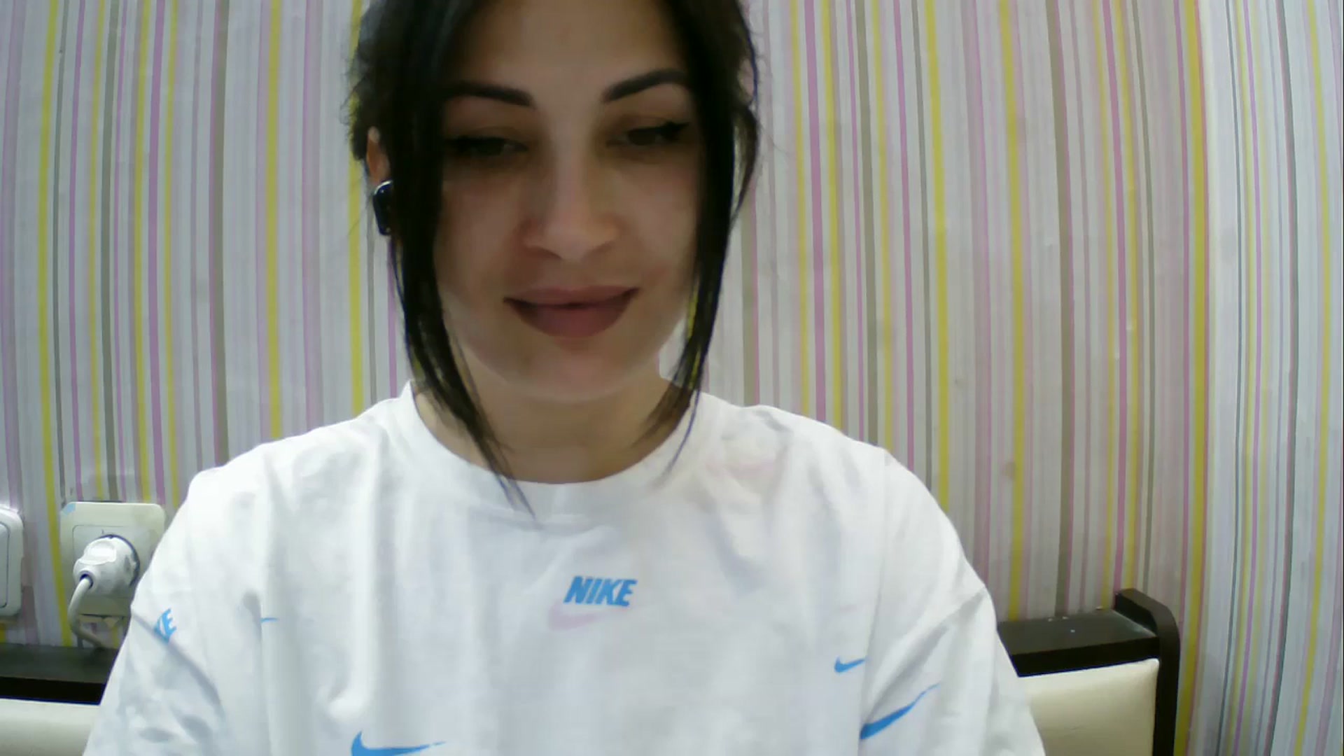 Gallery image thumbnail from SunShine90's myfreecams stream on, 04/18/2026, 17:33 image 9 of 20