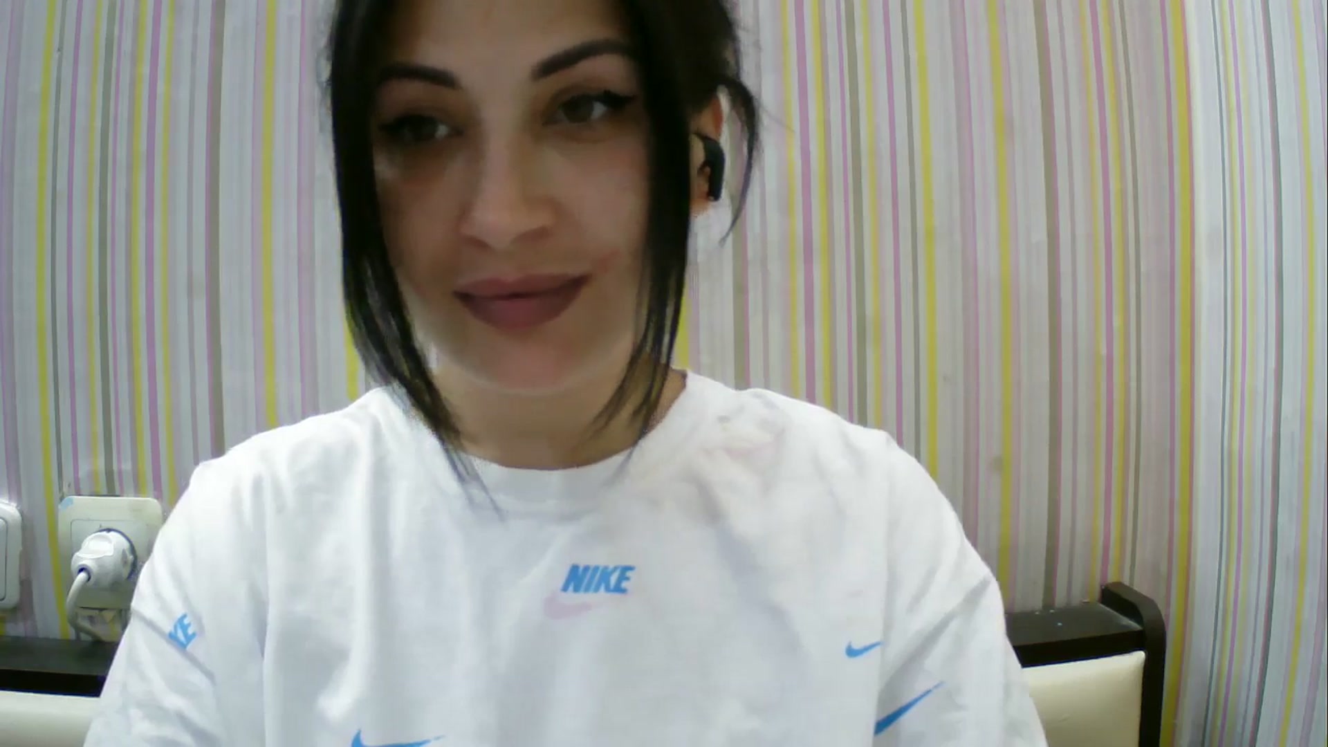 Gallery image thumbnail from SunShine90's myfreecams stream on, 04/18/2026, 17:33 image 2 of 20