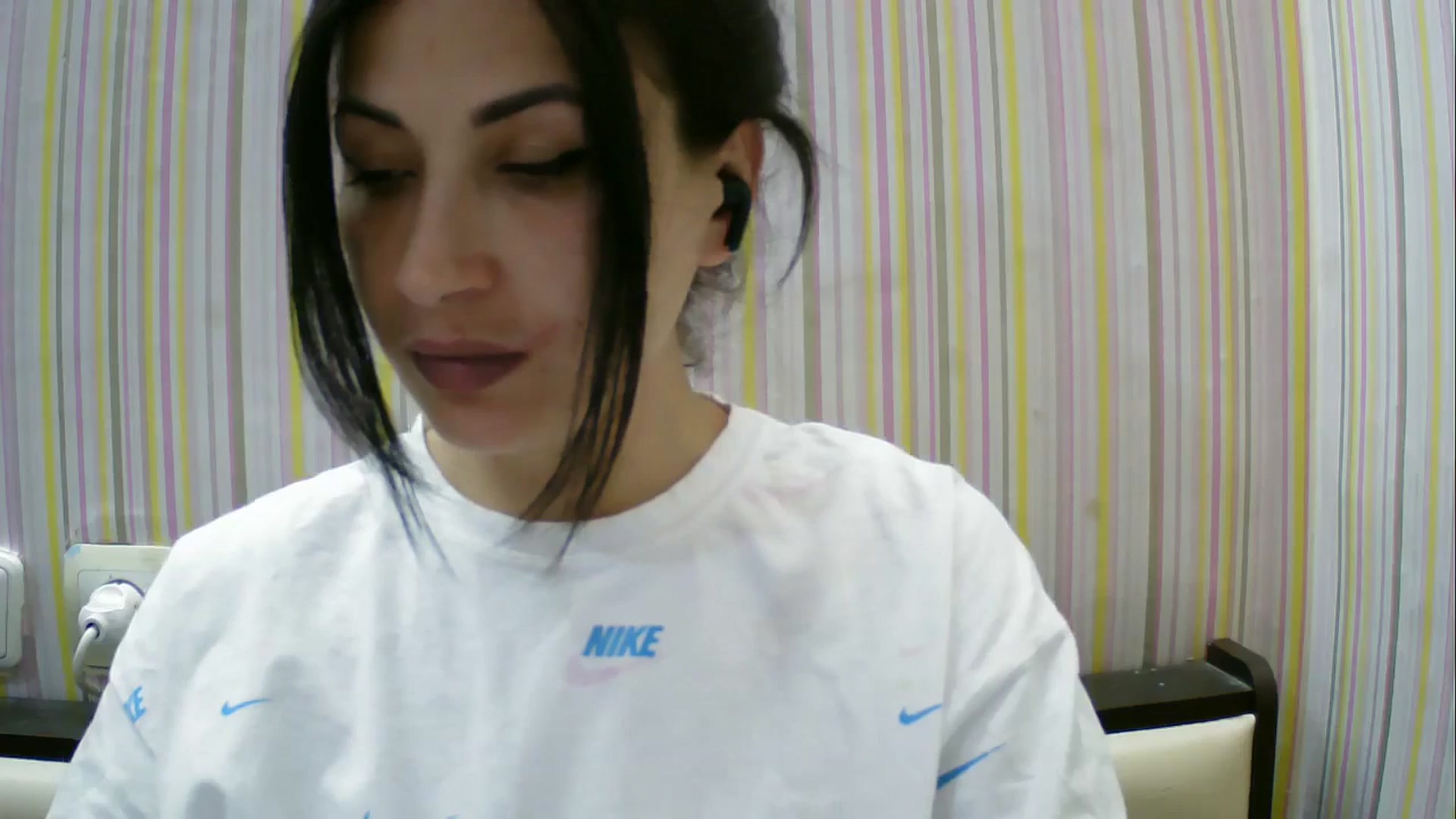 Gallery image thumbnail from SunShine90's myfreecams stream on, 04/18/2026, 17:33 image 4 of 20
