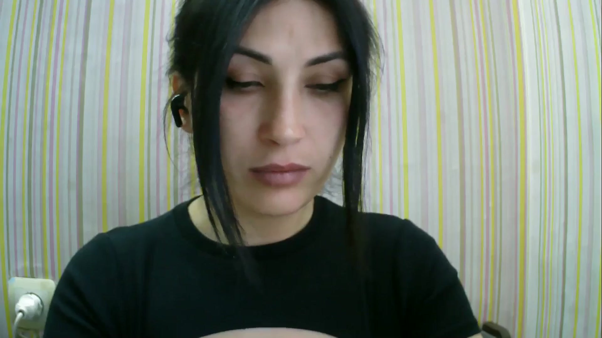Gallery image thumbnail from SunShine90's myfreecams stream on, 04/26/2026, 15:28 image 17 of 20