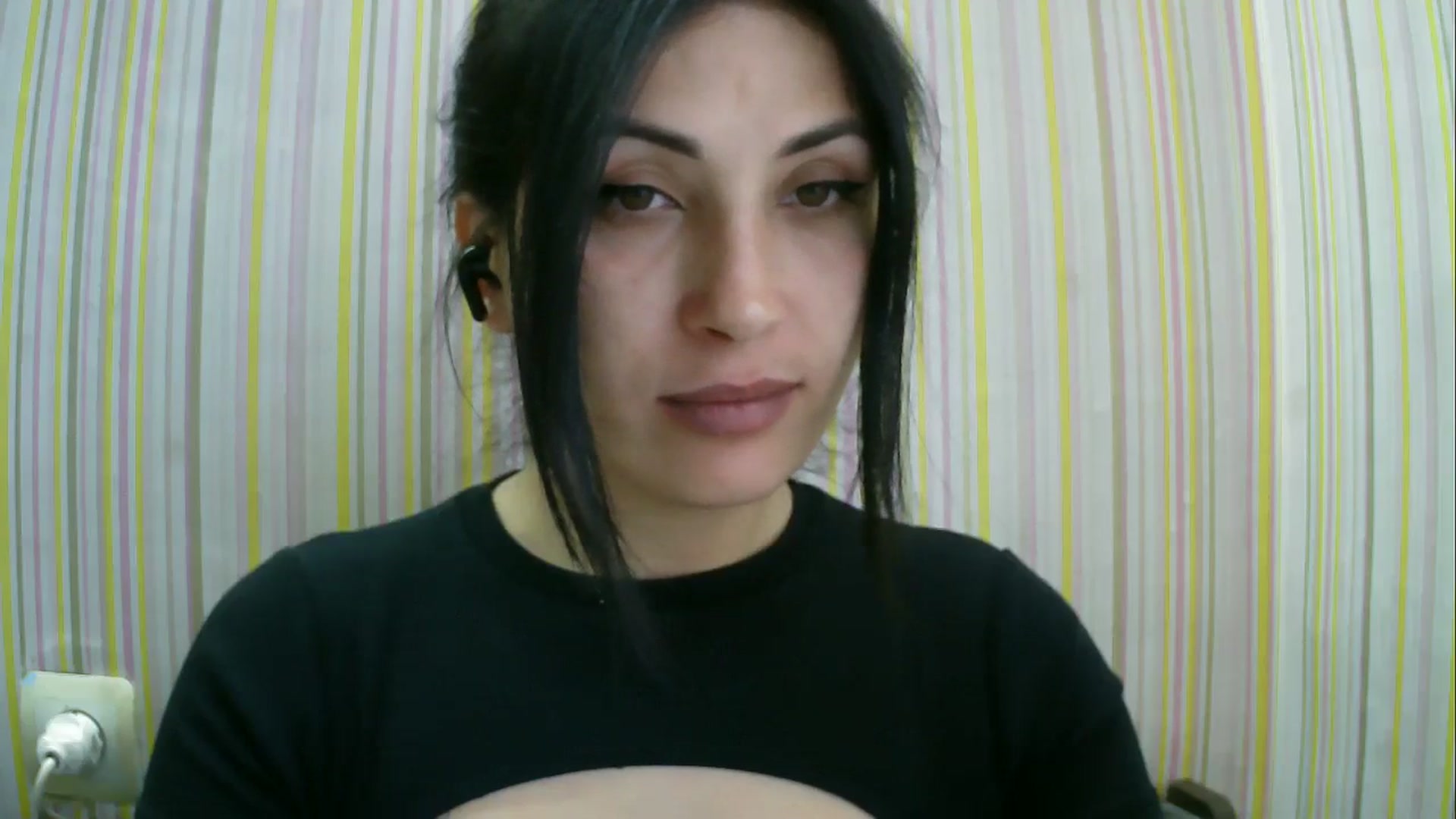 Gallery image thumbnail from SunShine90's myfreecams stream on, 04/26/2026, 15:28 image 16 of 20