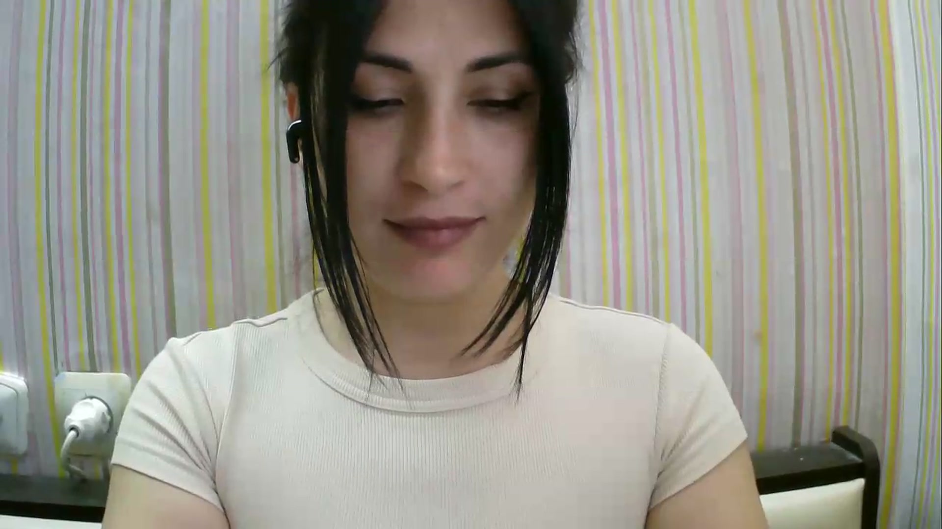 Gallery image thumbnail from SunShine90's myfreecams stream on, 05/12/2026, 15:04 image 6 of 20