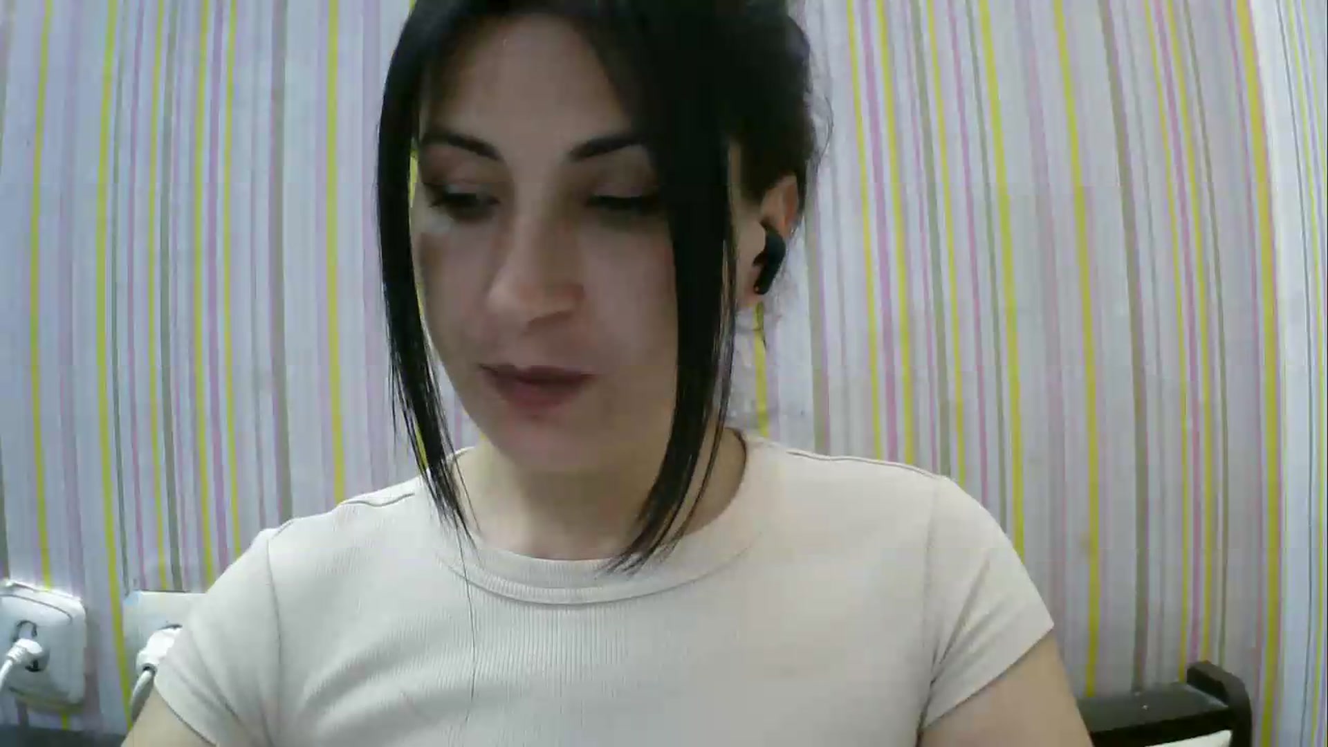 Gallery image thumbnail from SunShine90's myfreecams stream on, 05/12/2026, 16:54 image 9 of 20