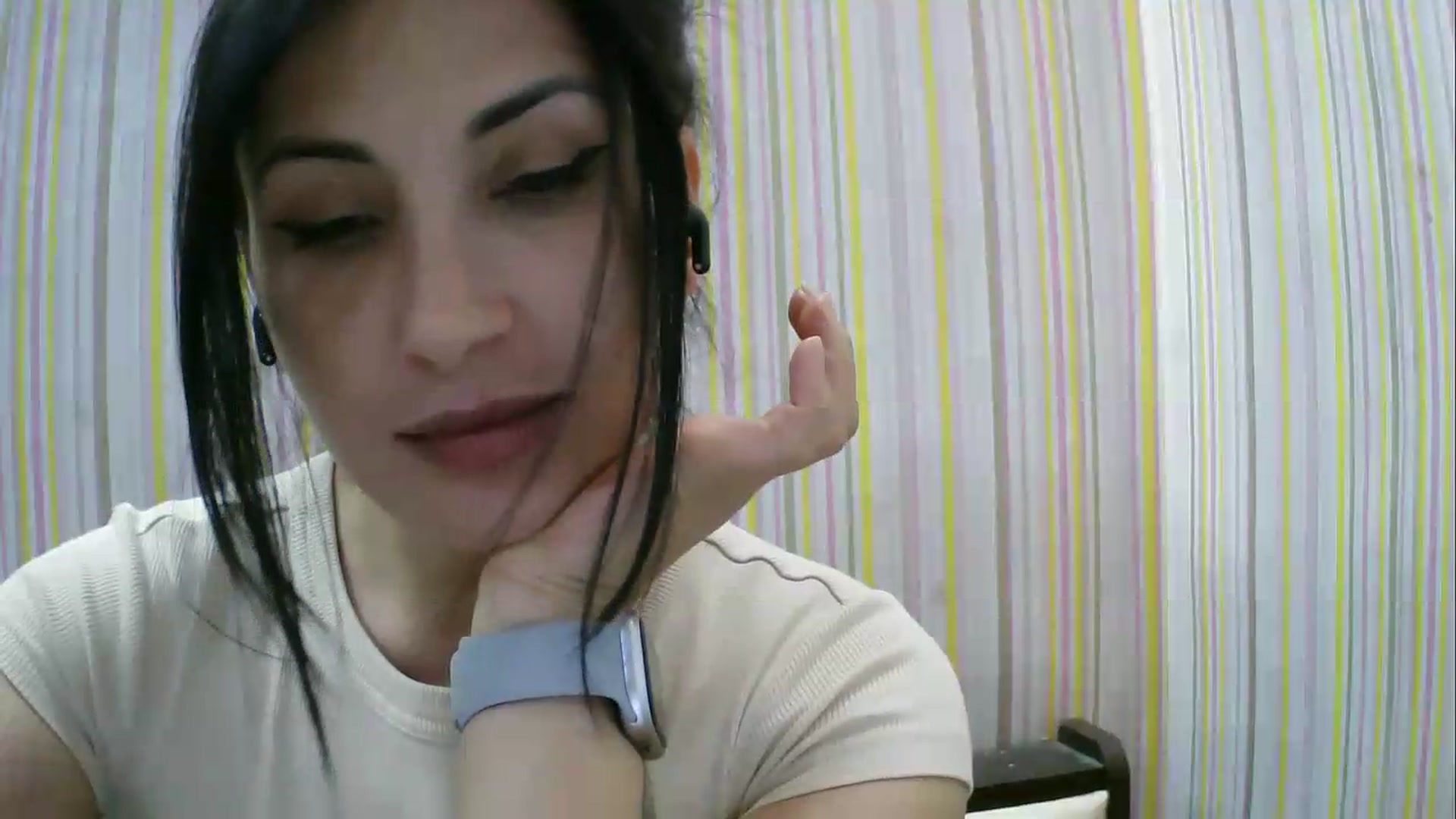 Gallery image thumbnail from SunShine90's myfreecams stream on, 05/12/2026, 16:54 image 17 of 20