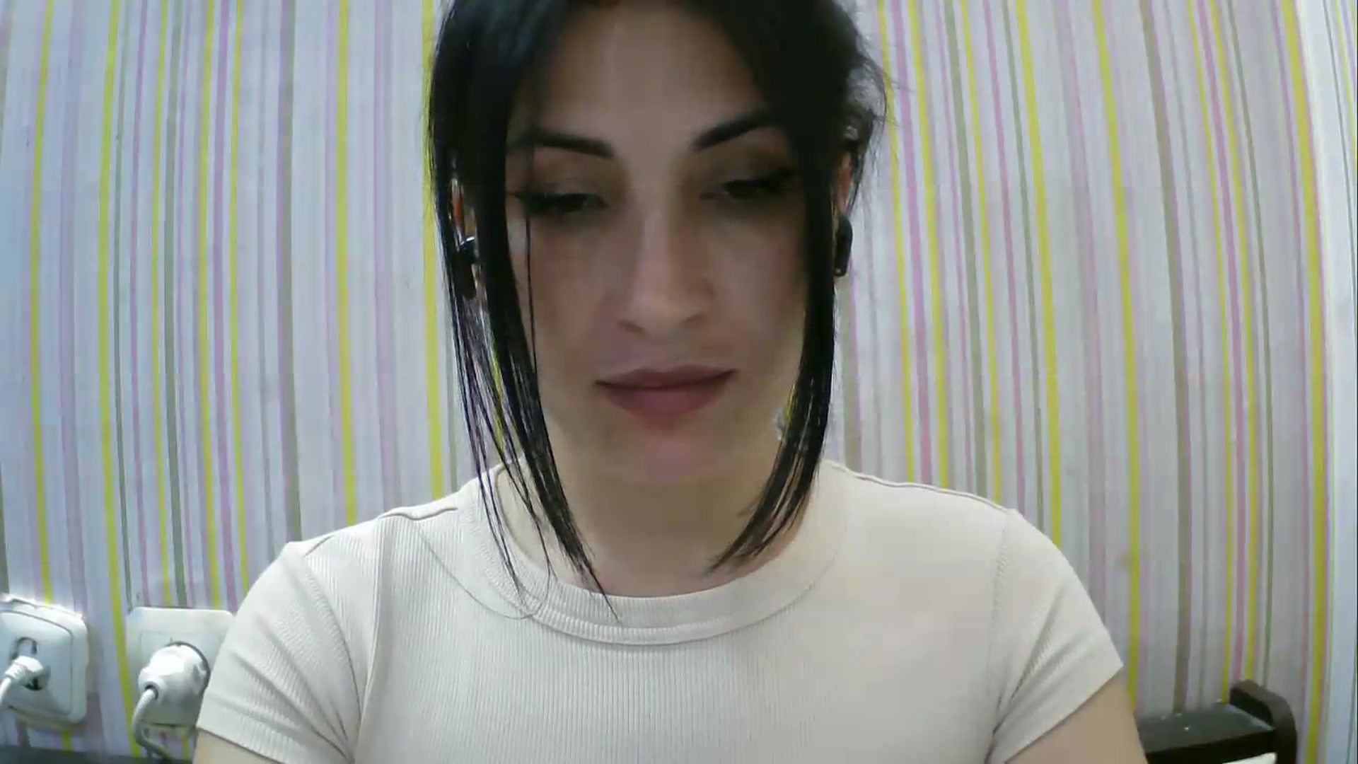 Gallery image thumbnail from SunShine90's myfreecams stream on, 05/12/2026, 16:54 image 10 of 20