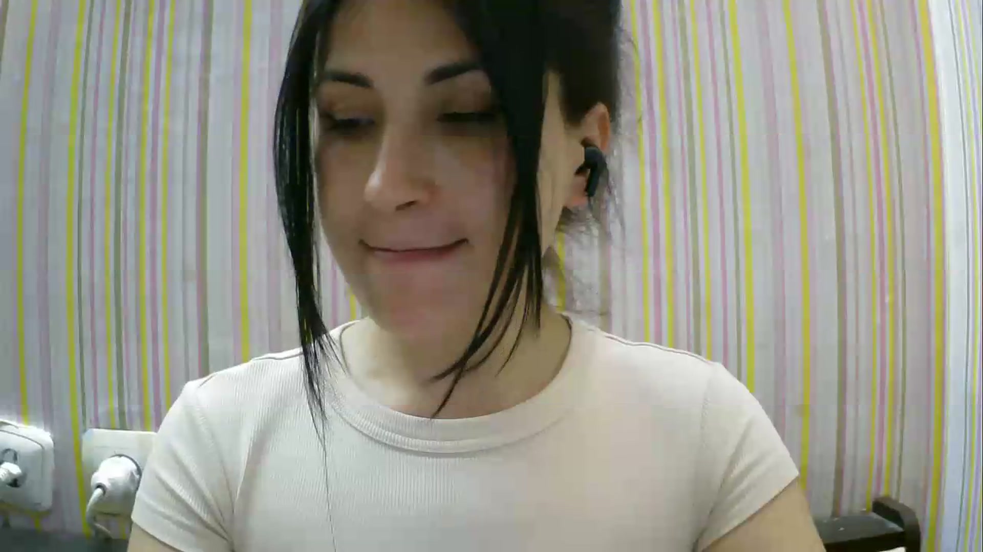 Gallery image thumbnail from SunShine90's myfreecams stream on, 05/12/2026, 17:29 image 19 of 20