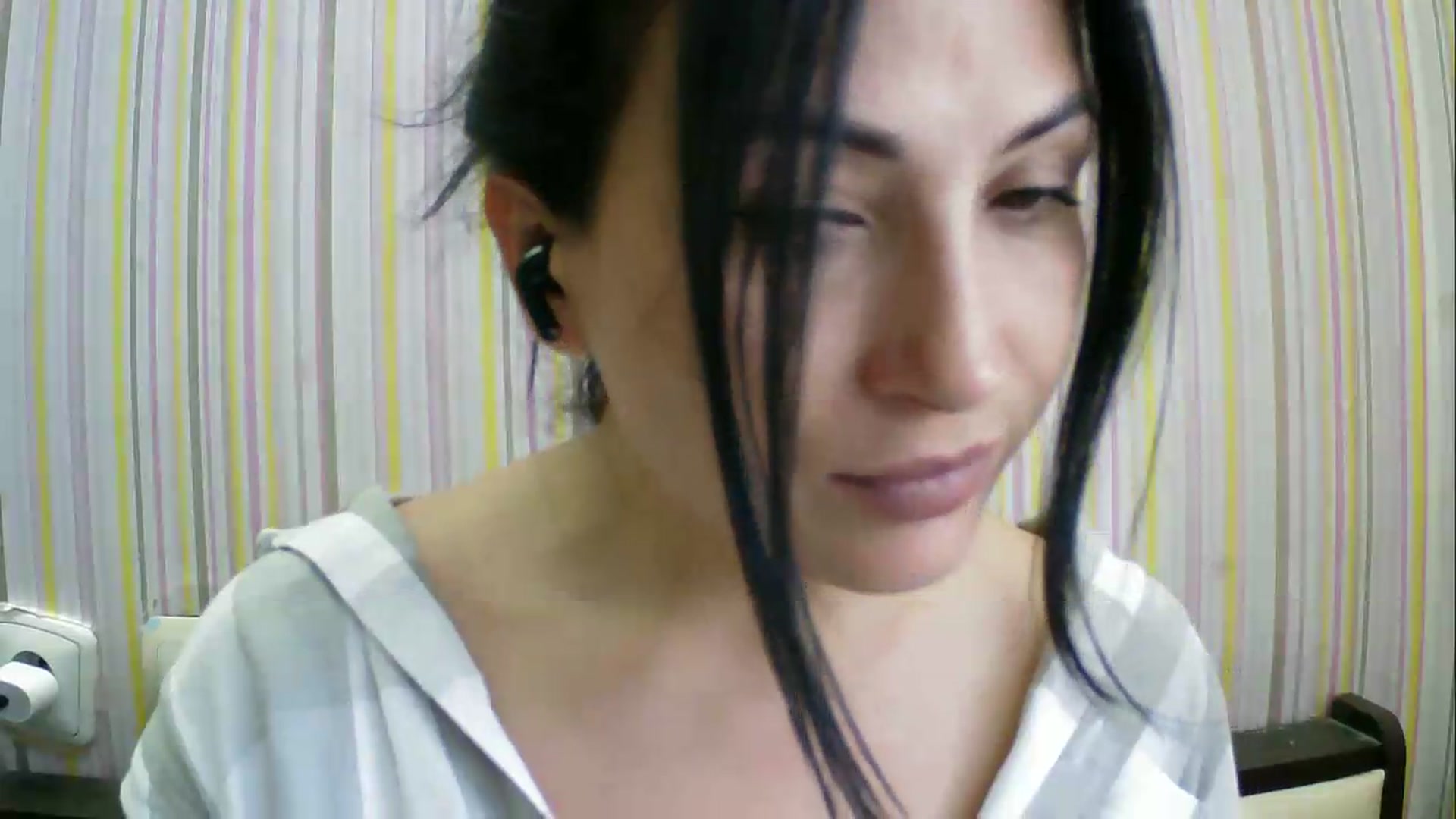 Gallery image thumbnail from SunShine90's myfreecams stream on, 06/01/2026, 14:18 image 14 of 20