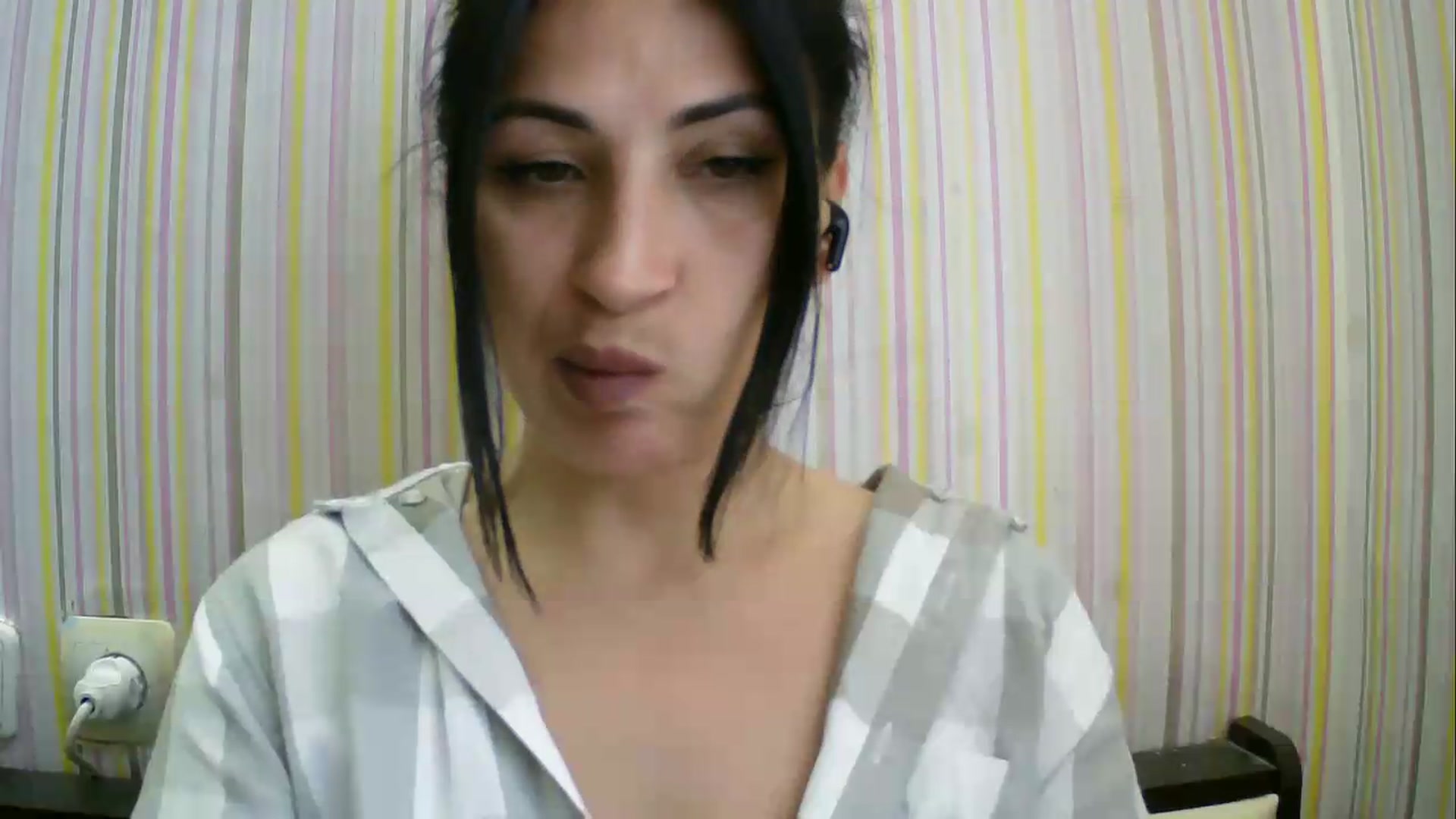 Gallery image thumbnail from SunShine90's myfreecams stream on, 06/01/2026, 14:18 image 12 of 20