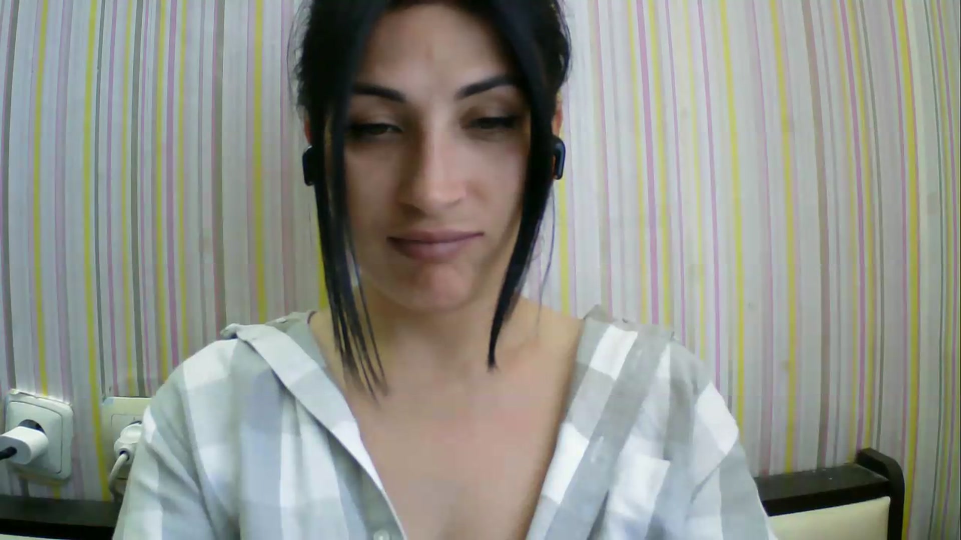 Gallery image thumbnail from SunShine90's myfreecams stream on, 06/01/2026, 14:18 image 18 of 20