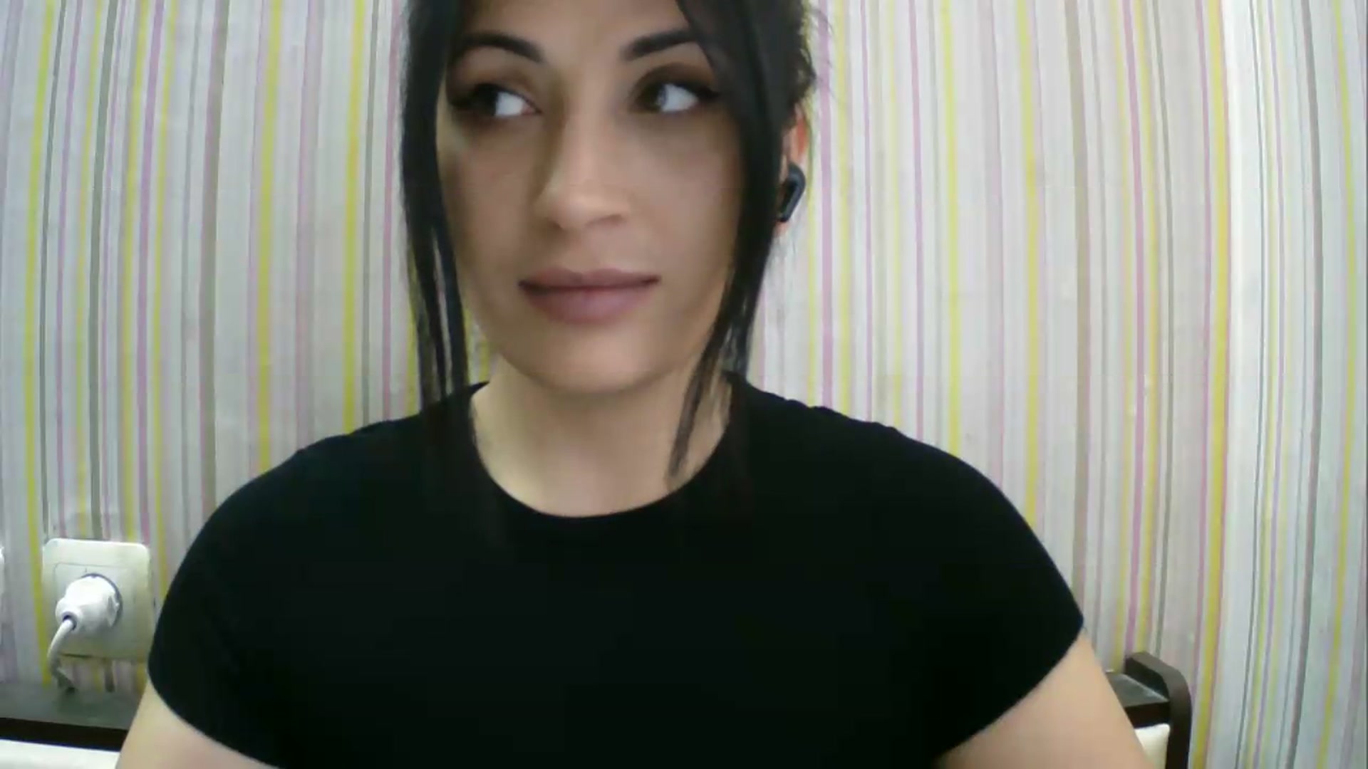 Gallery image thumbnail from SunShine90's myfreecams stream on, 06/03/2026, 09:29 image 6 of 20
