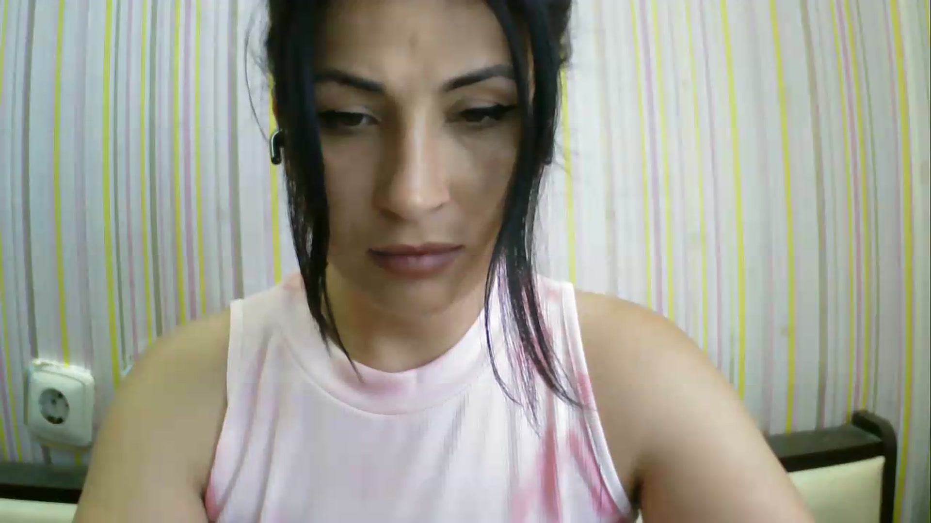Gallery image thumbnail from SunShine90's myfreecams stream on, 06/20/2026, 08:28 image 3 of 20