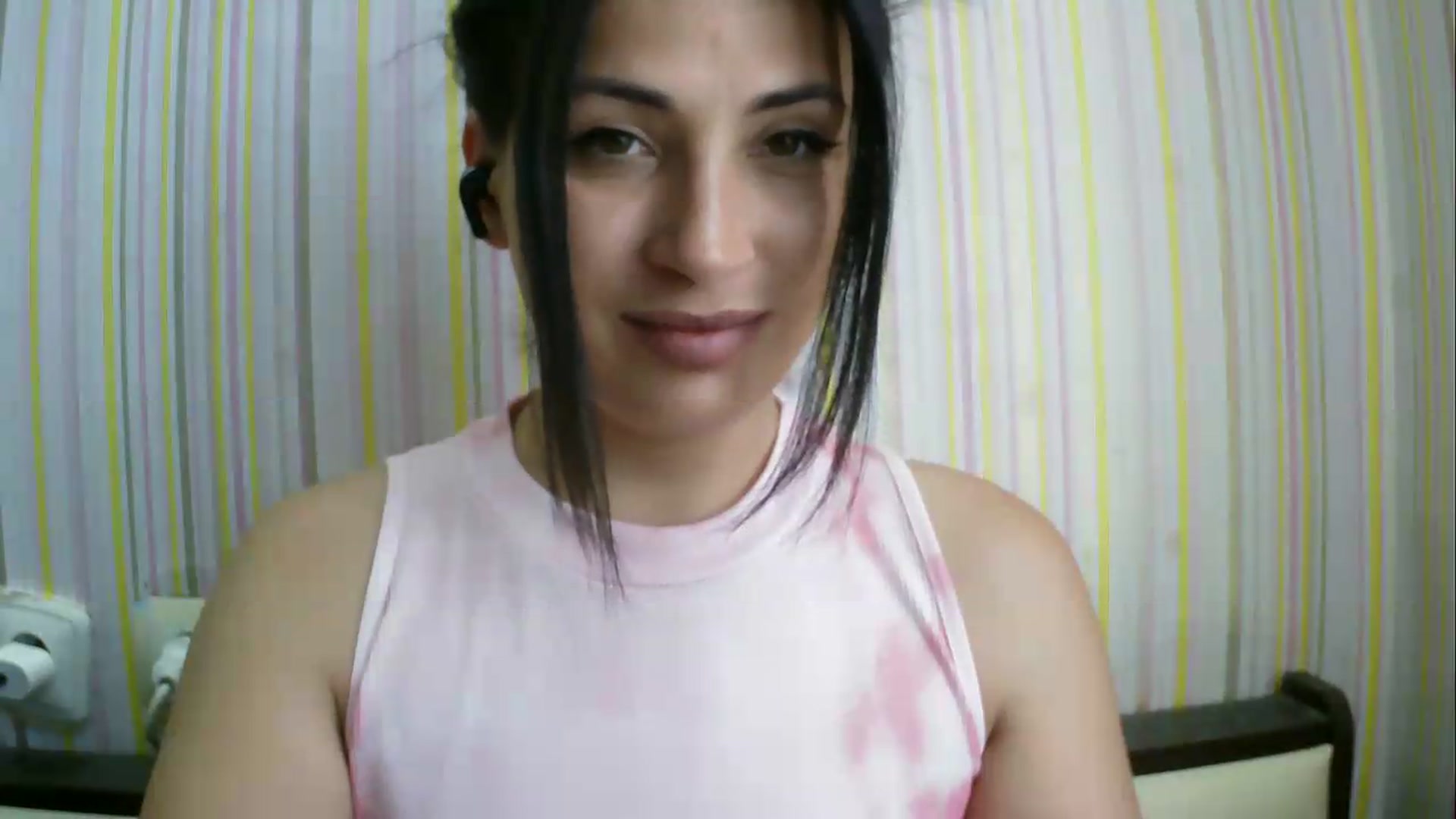 Gallery image thumbnail from SunShine90's myfreecams stream on, 06/20/2026, 09:24 image 6 of 20