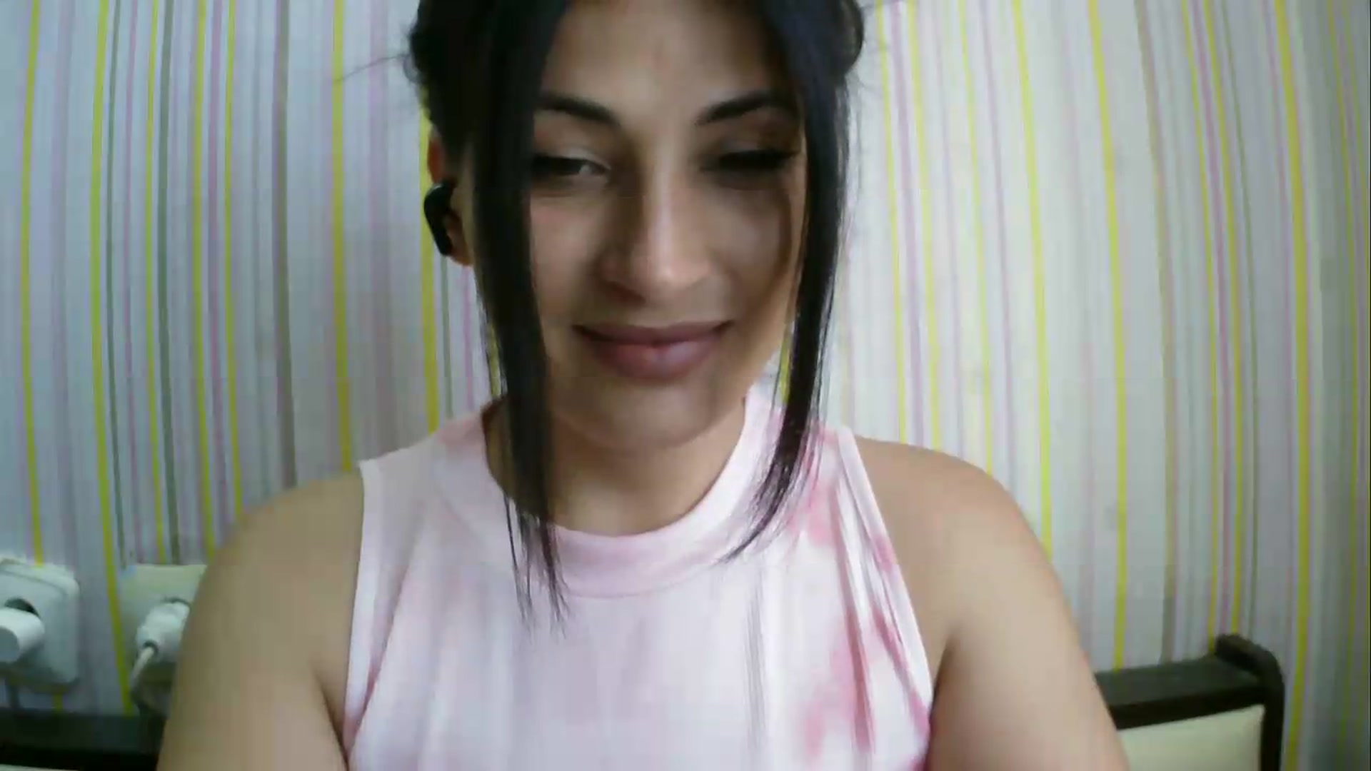 Gallery image thumbnail from SunShine90's myfreecams stream on, 06/20/2026, 09:24 image 2 of 20