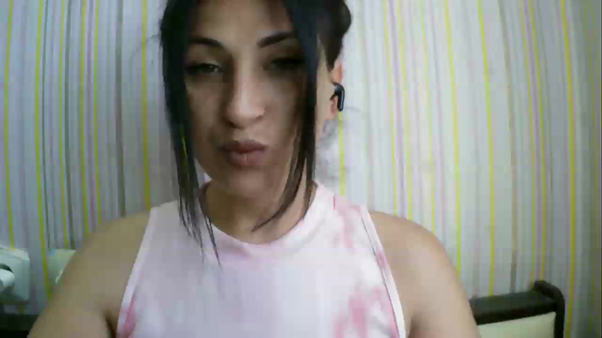 Gallery image thumbnail from SunShine90's myfreecams stream on, 06/20/2026, 09:24 image 9 of 20